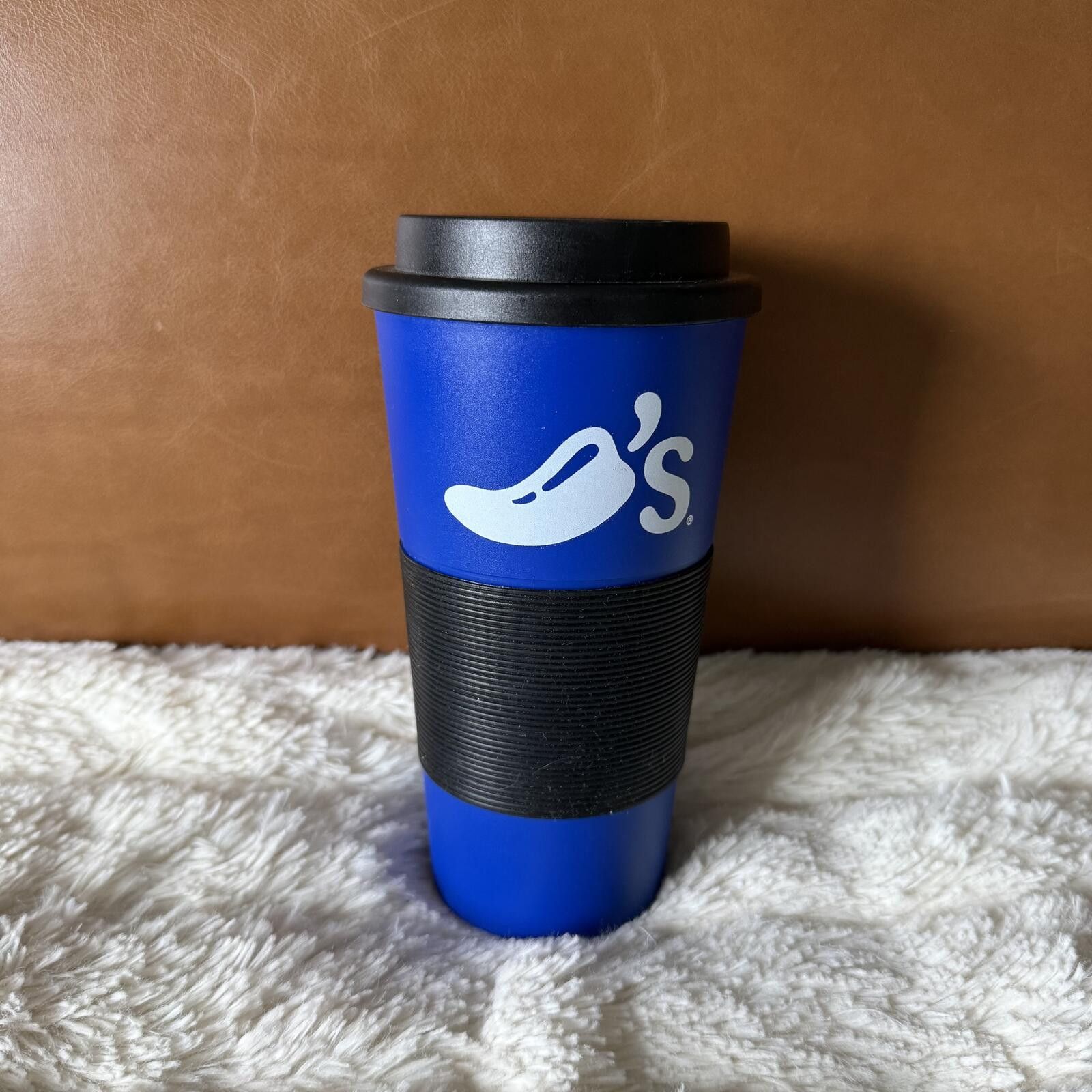 Other Chili's Restaurant Plastic Travel Cup w/lid - Blue & White Size ONE SIZE - 1 Thumbnail