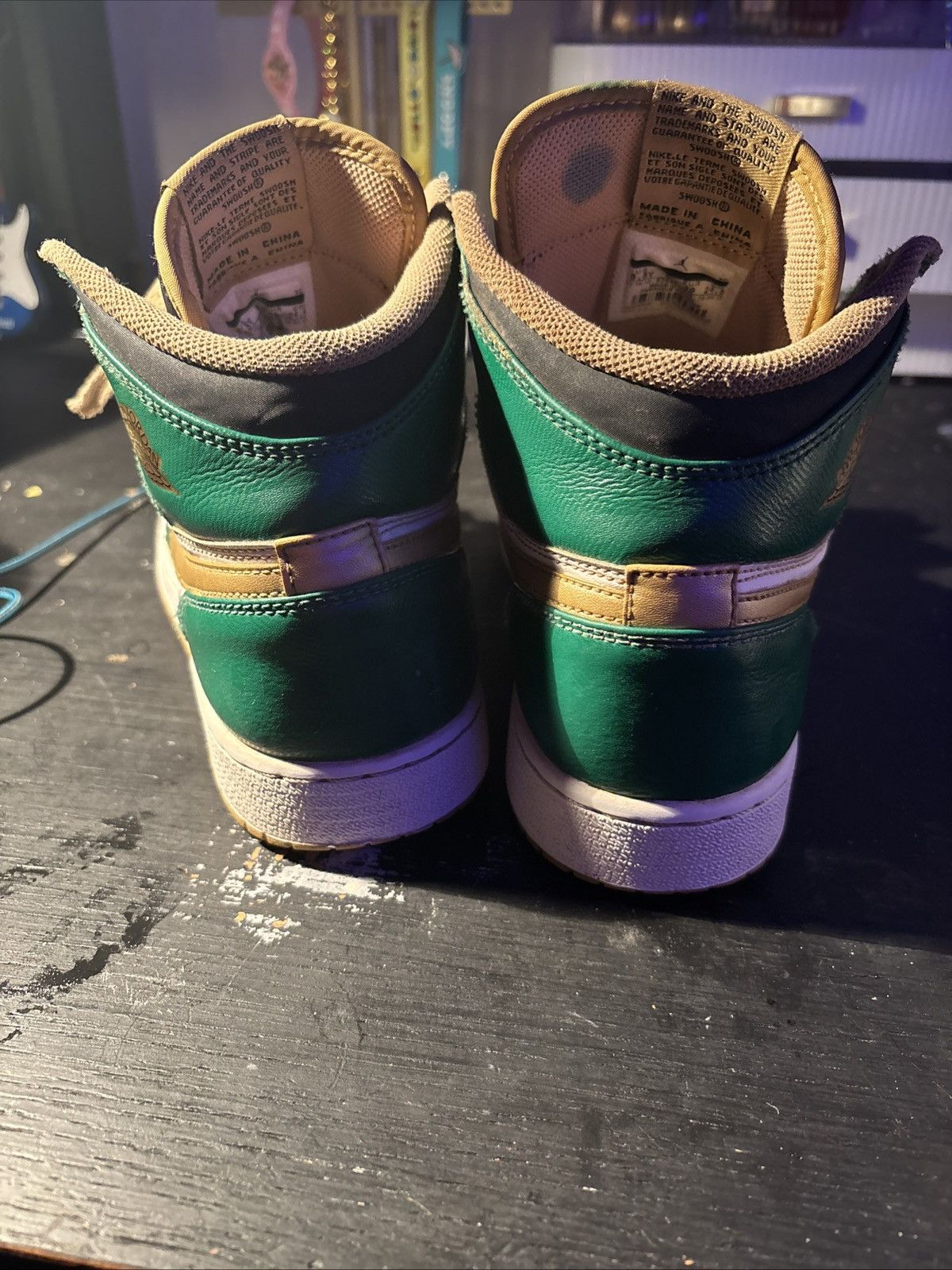 Nike Nike Air Jordan 1 Retro High OG Boston Celtics 2013 Size US 6.5 / EU 39-40 - 5 Thumbnail