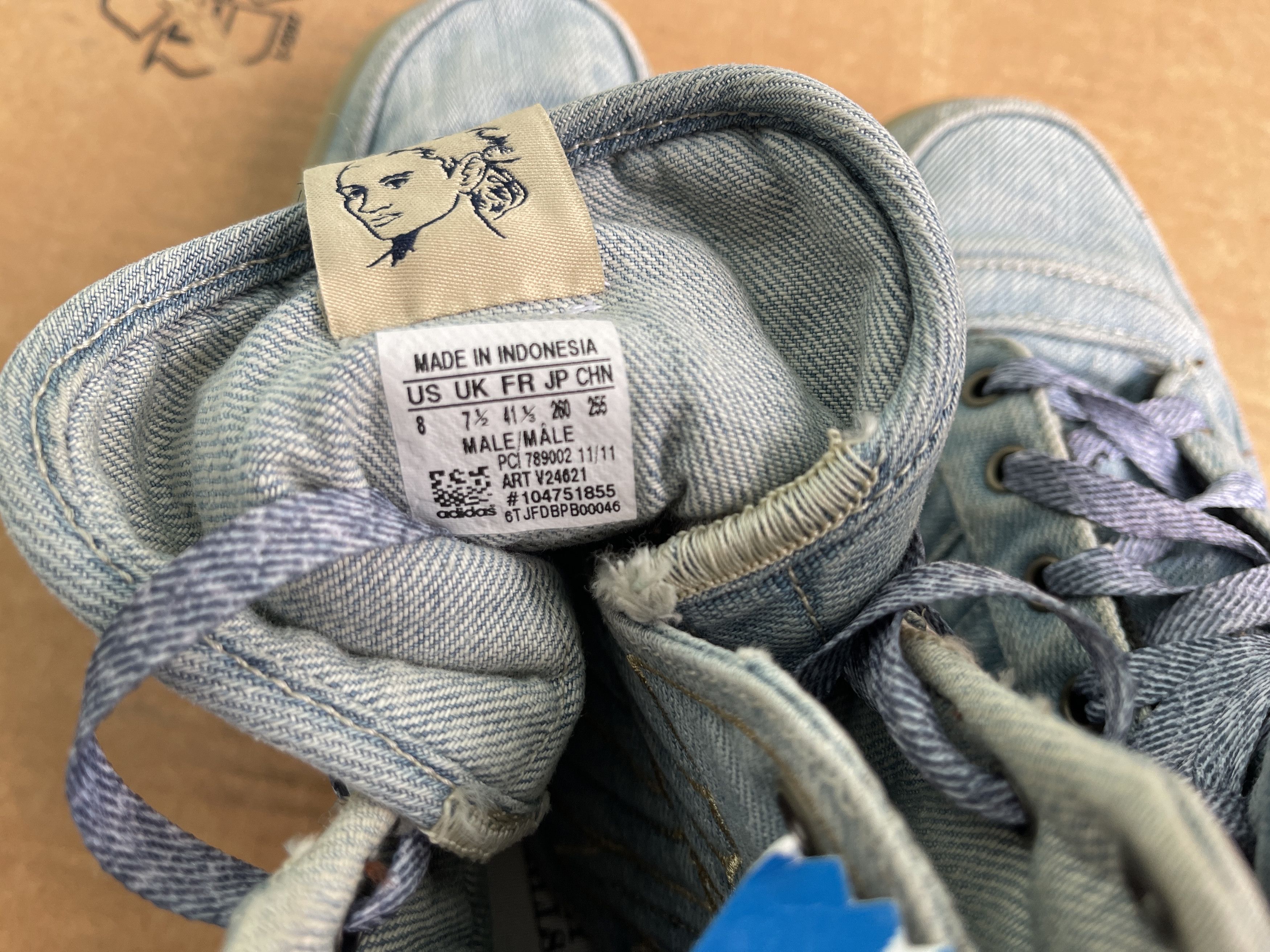 Adidas × Jeremy Scott Adidas Originals sneakers, Jeremy Scott Wings shoes, v24621 Size US 8 / EU 41 - 5 Thumbnail