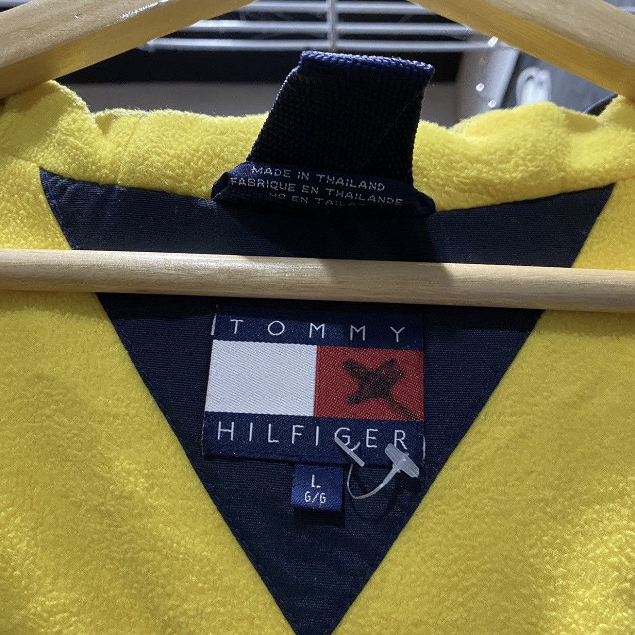 Tommy Hilfiger Vintage 90s Tommy Hilfiger Sailing Gear Hooded Jacket Size US L / EU 52-54 / 3 - 18 Thumbnail