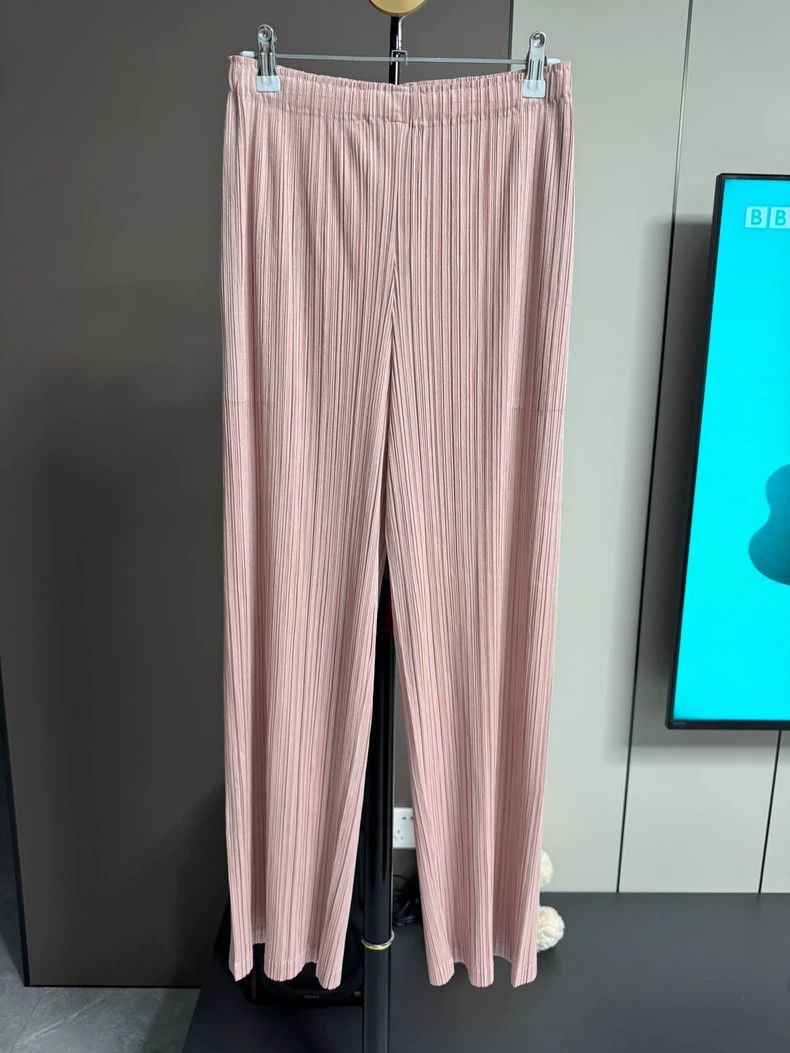 Issey Miyake Issey Miyake size:4 Cherry blossom pink pleated straight-l Size 22" - 1 Thumbnail