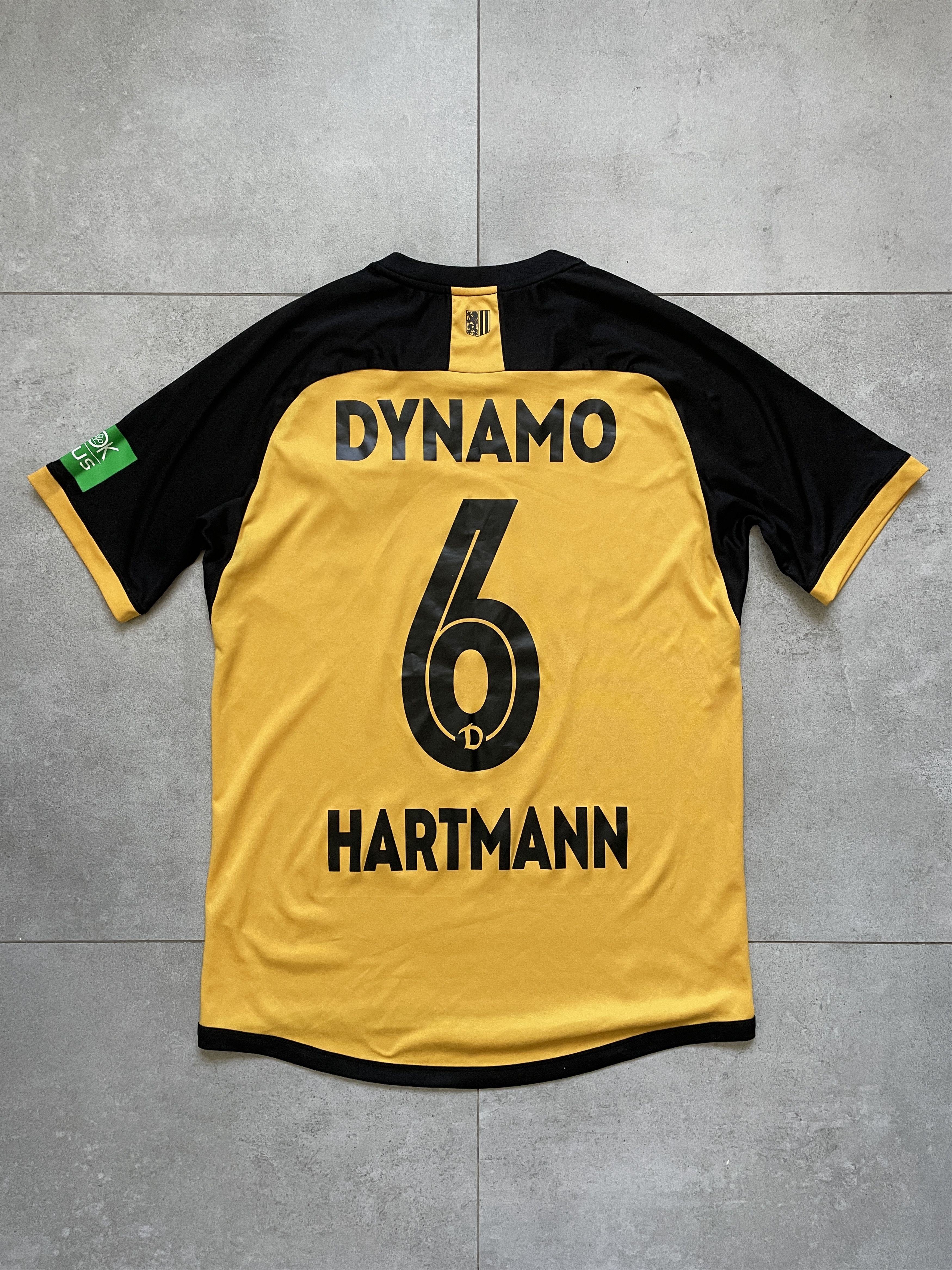 Other DYNAMO DRESDEN CRAFT HARMANN 6 BLOKE SOCCER JERSEY Size US L / EU 52-54 / 3 - 1 Thumbnail