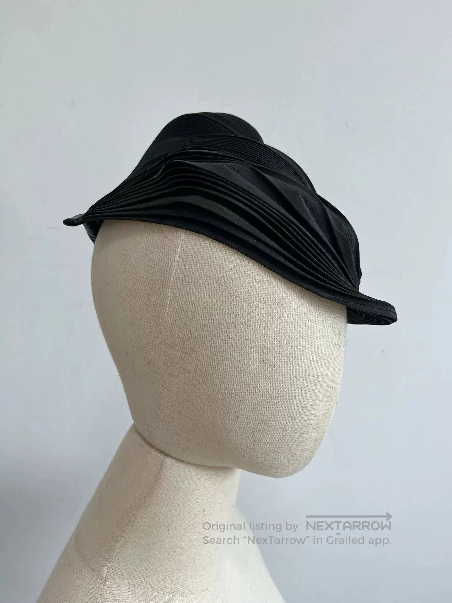 Issey Miyake Issey Miyake 3D Shaped Hat Black. Size ONE SIZE - 4 Thumbnail