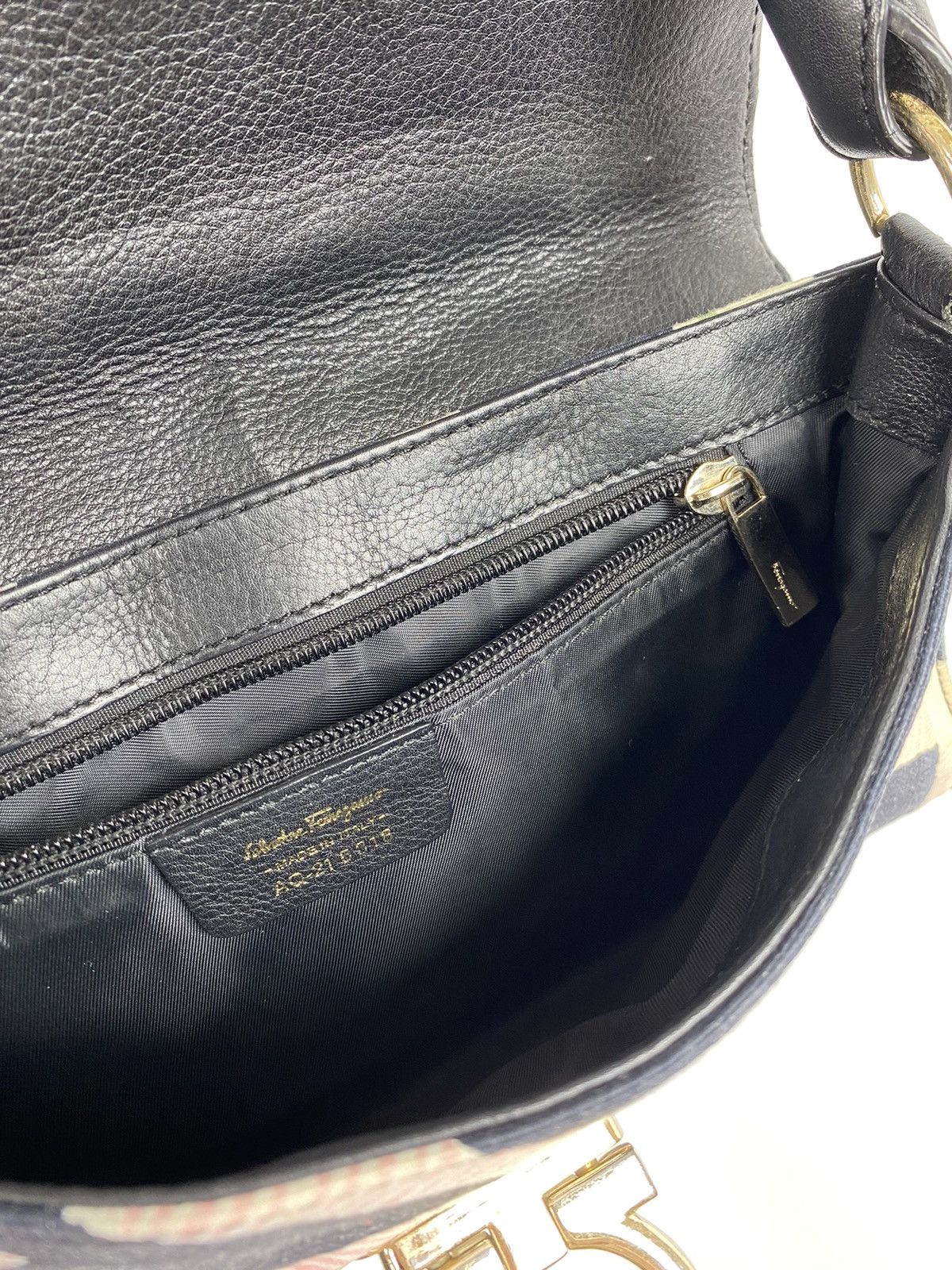 Salvatore Ferragamo Salvatore Ferragamo Gancini Shoulder Bag Canvas & Leather Size ONE SIZE - 14 Thumbnail