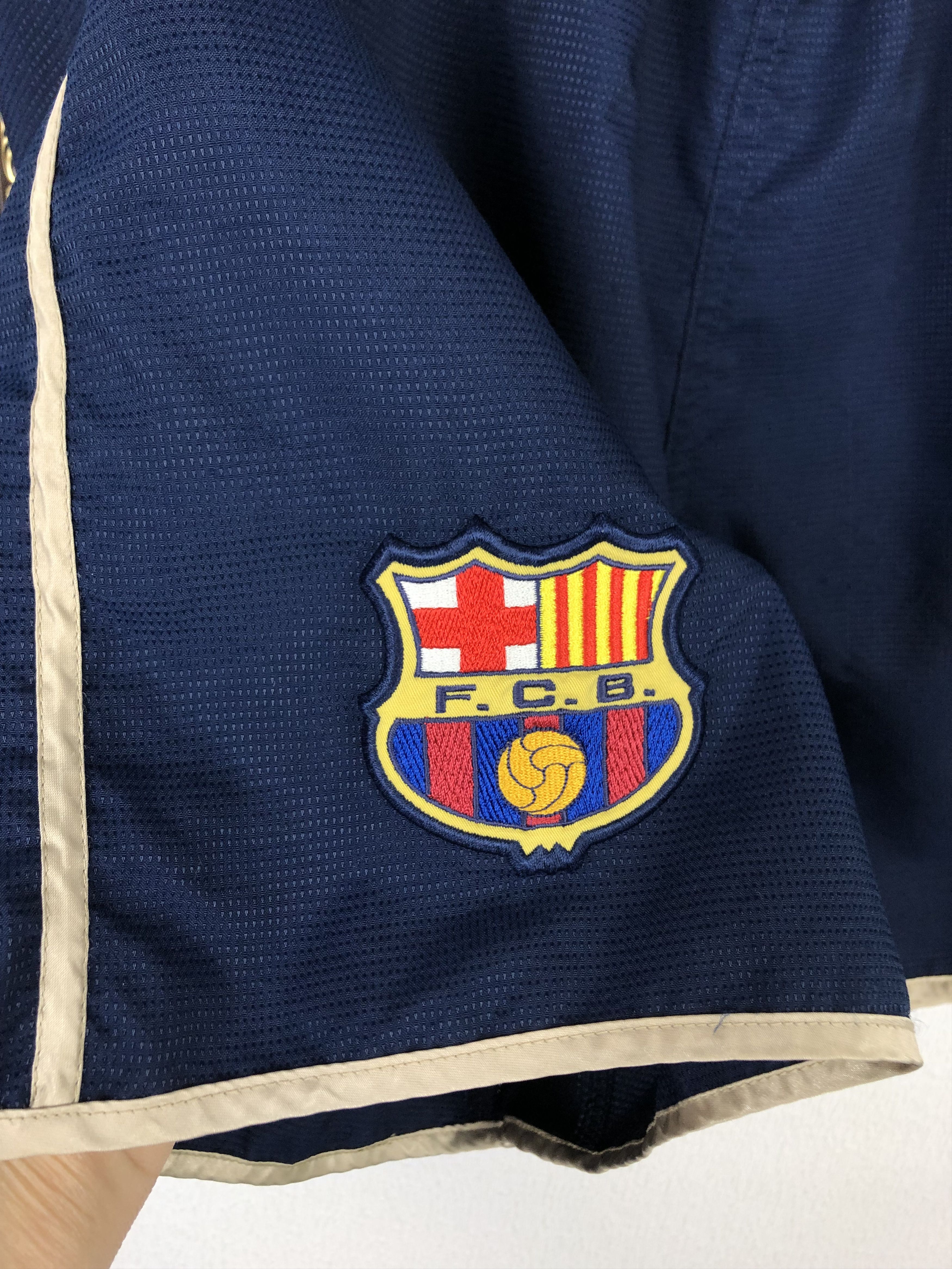 Nike Vintage Nike FC Barcelona Football Shorts Soccer Track L Size US 34 / EU 50 - 4 Thumbnail
