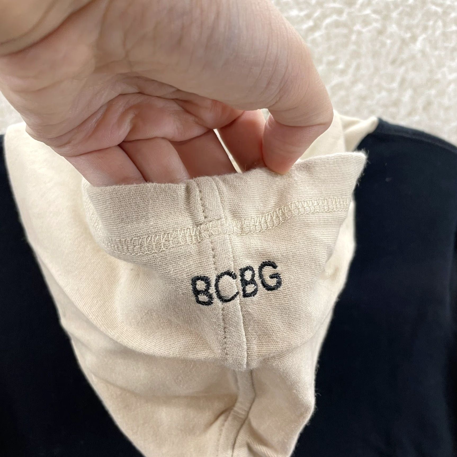 Bcbgmaxazria VINTAGE BCBGMAXAZRIA Track Jacket Hoodie L Black Beige Logo Sporty Women Hoodie Regular Knit Size L / US 10 / IT 46 - 5 Thumbnail