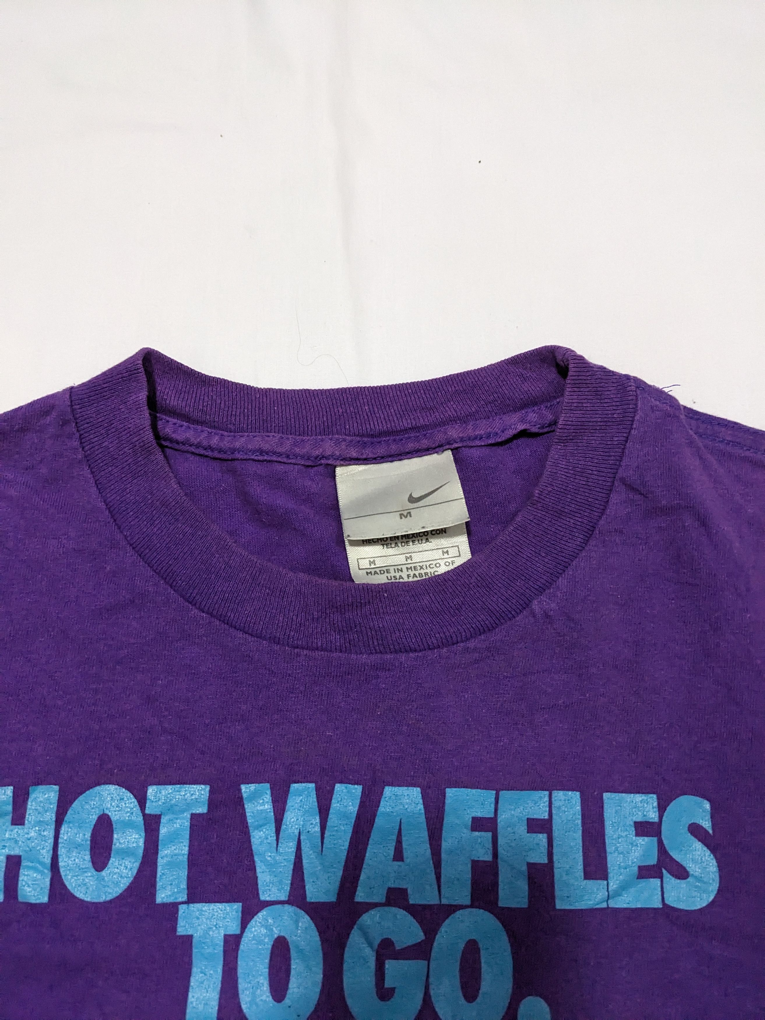 Nike × Vintage Vintage Y2K Purple Retro Nike Sportswear Tee Size US M / EU 48-50 / 2 - 7 Thumbnail