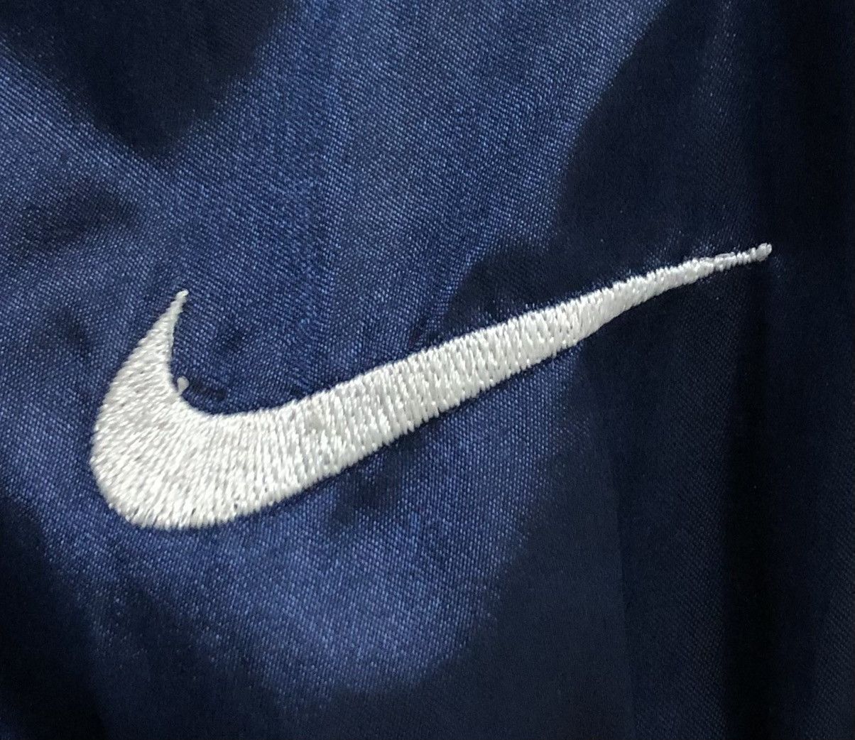 Nike Vintage Nike Windbreaker Jacket – Navy Blue Size US L / EU 52-54 / 3 - 9 Thumbnail