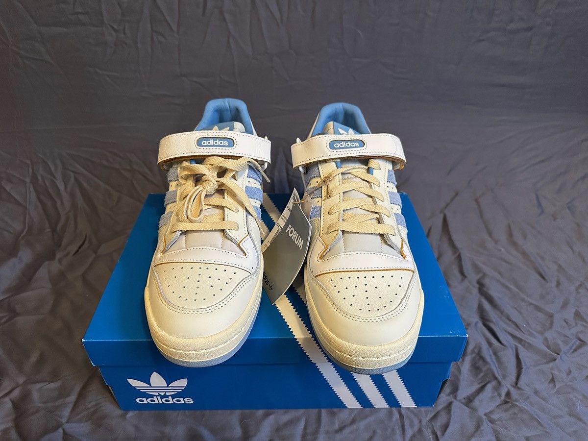 Adidas *NEW* Adidas Originals Forum 84 Low UNC Blue White NIB Size US 10.5 / EU 43-44 - 2 Thumbnail