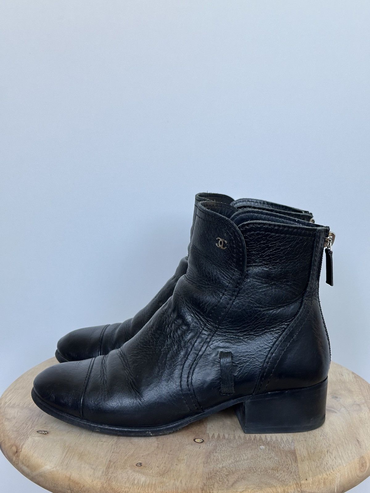 Chanel Chanel Black Leather Ankle Boots CC Logo Size 36 Size US 5 / IT 35 - 2 Thumbnail