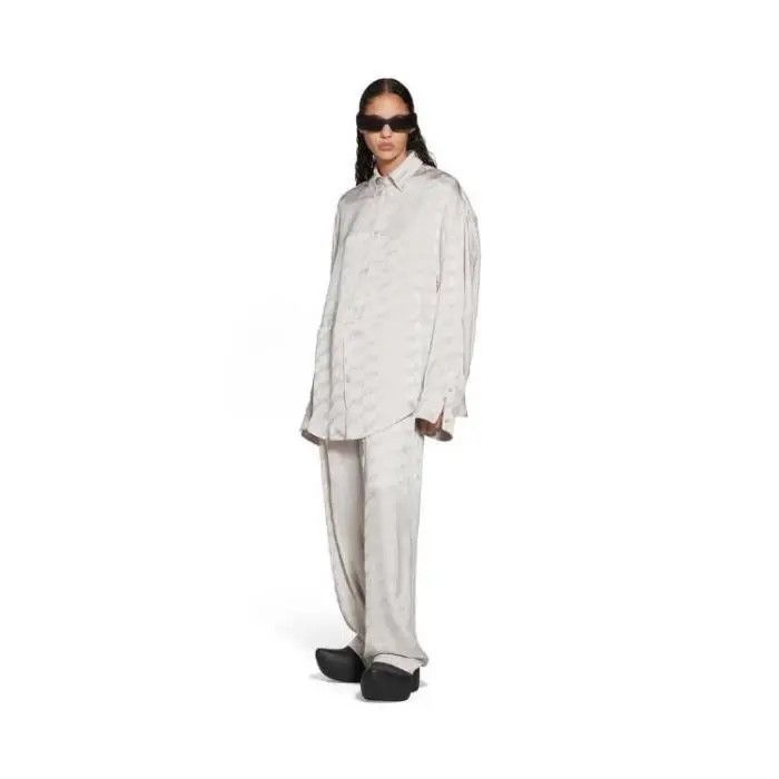 Balenciaga o1w1db10825 BB Monogram Twisted Sleeve Shirt in Grey Size S / US 4 / IT 40 - 2 Thumbnail