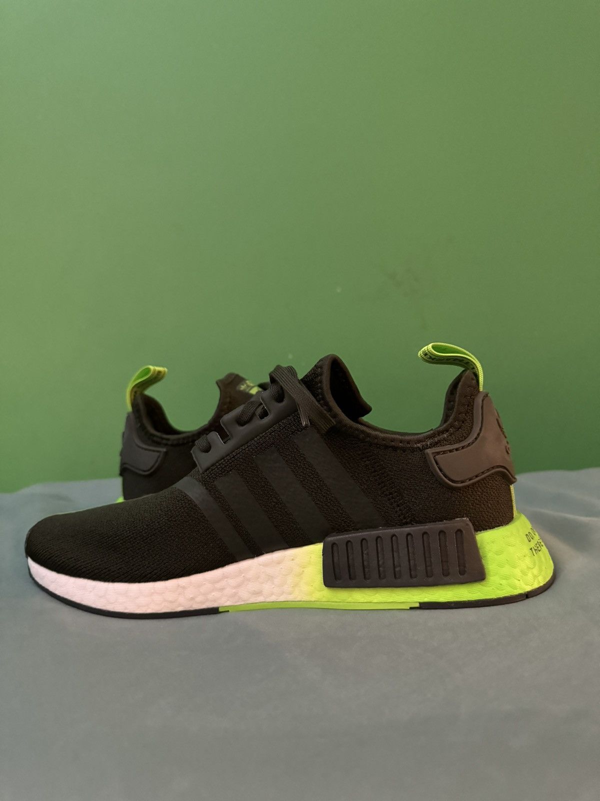 Adidas Adidas NMD R1 Star Wars Yoda 2019 Size US 7 / EU 40 - 2 Thumbnail