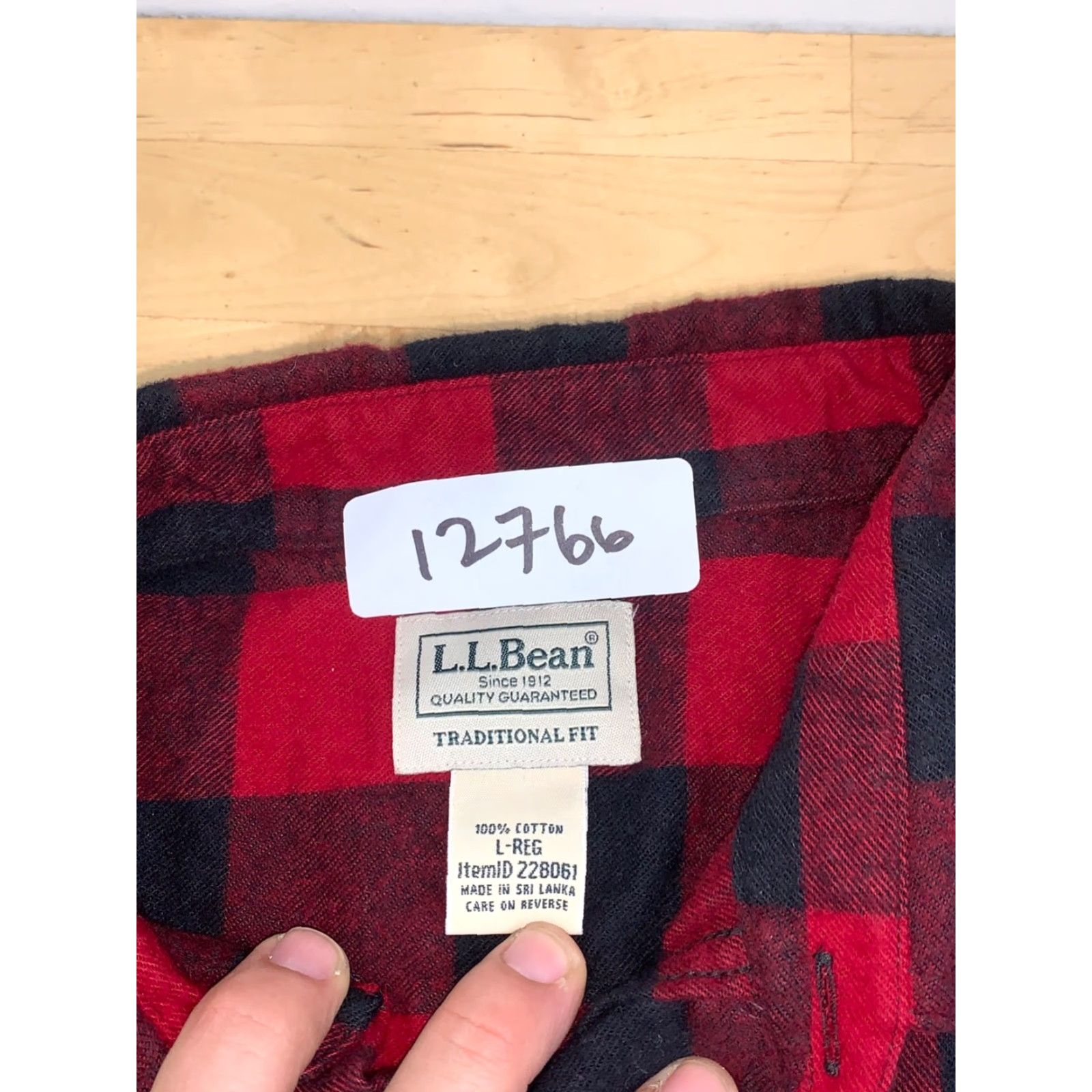 Vintage LL Bean Button-Up Shirt Men L Red Plaid Flannel Long Sleeve Casual Outdoor 12766 Size US L / EU 52-54 / 3 - 2 Thumbnail