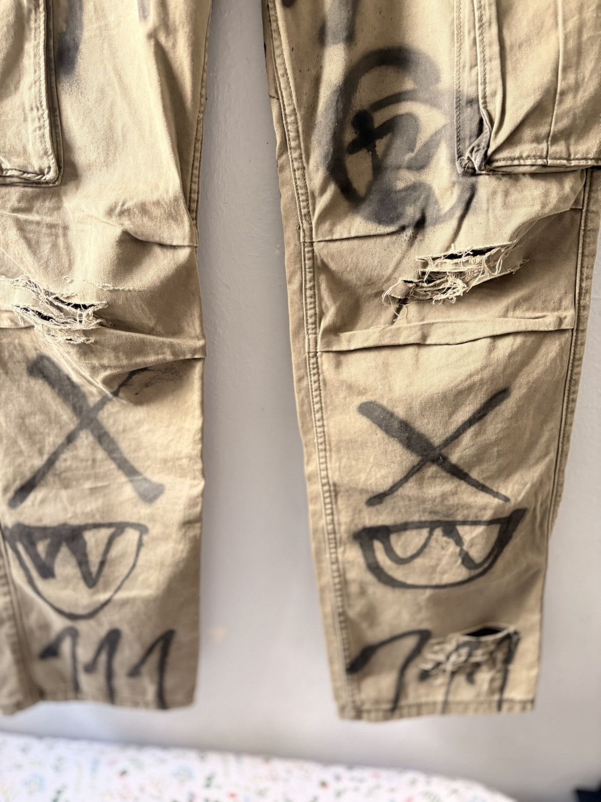 Levi's Vintage Clothing Levi’s khaki cargo pants reworked by R7PZI. Size US 33 - 4 Thumbnail