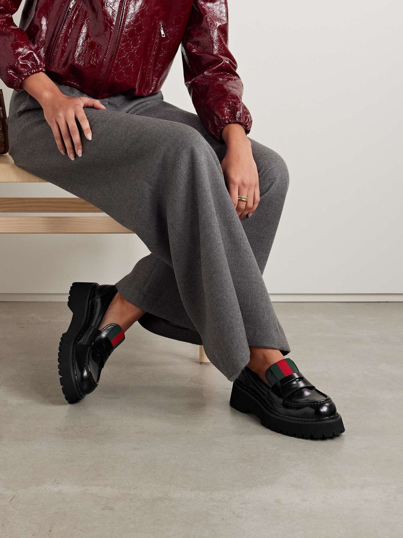Gucci oc11z1025 Loafers With Web in Black Size US 6 / IT 36 - 2 Thumbnail