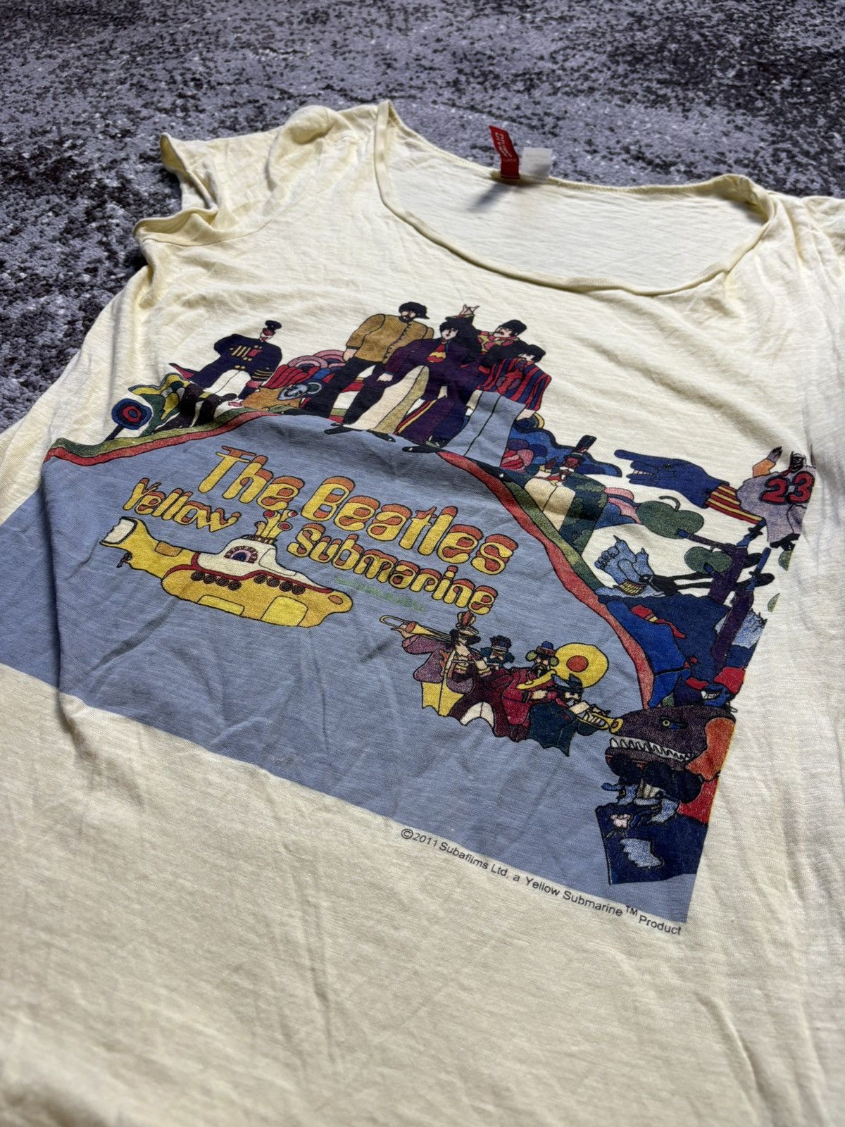 Divided × Vintage Vintage 90s The Beatles Yellow Submarine 2011 Band Tee Shirt Size M / US 6-8 / IT 42-44 - 2 Thumbnail