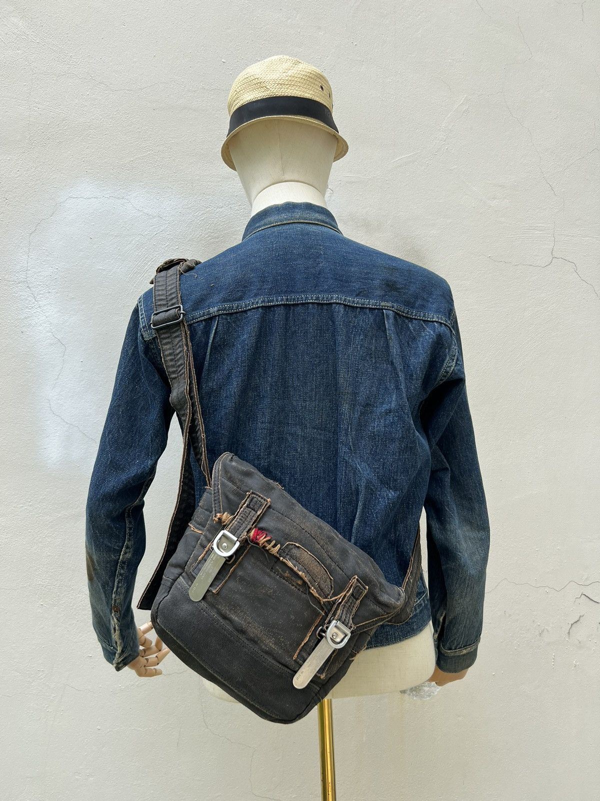 バッグ TOUGH JEANS / military shoulder bag TOUGH JEANS / military shoulder bag - メルカリ
