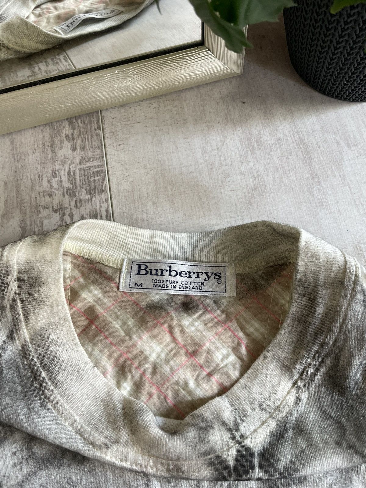 Burberry Burberrys Vintage Custom Floral T-Shirt Big Logo 1 of 1 Size US M / EU 48-50 / 2 - 9 Thumbnail