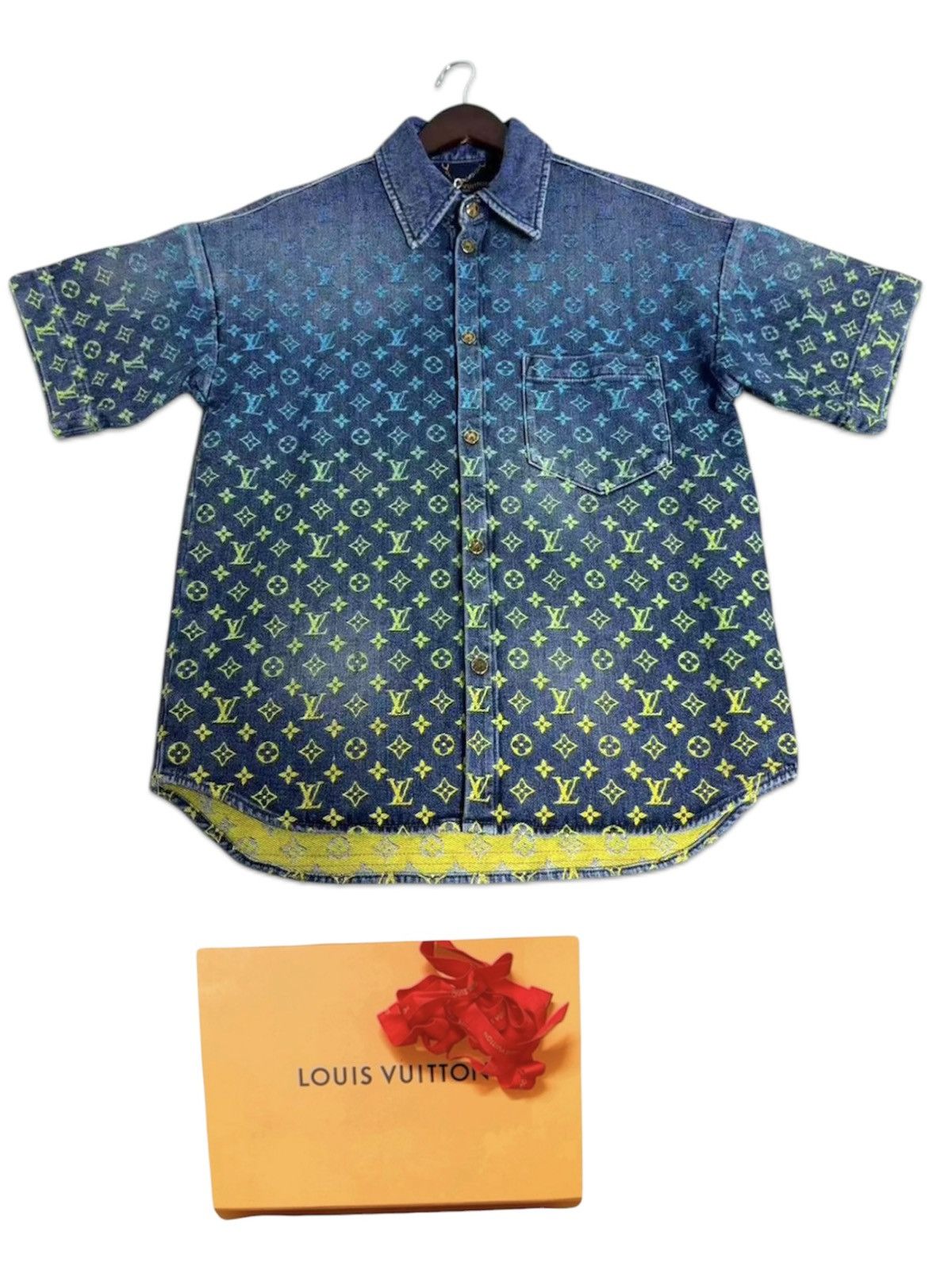 Louis Vuitton LOUIS VUITTON XL Rainbow Monogram Short Sleeves Denim Shirt Size US XL / EU 56 / 4 - 1 Thumbnail