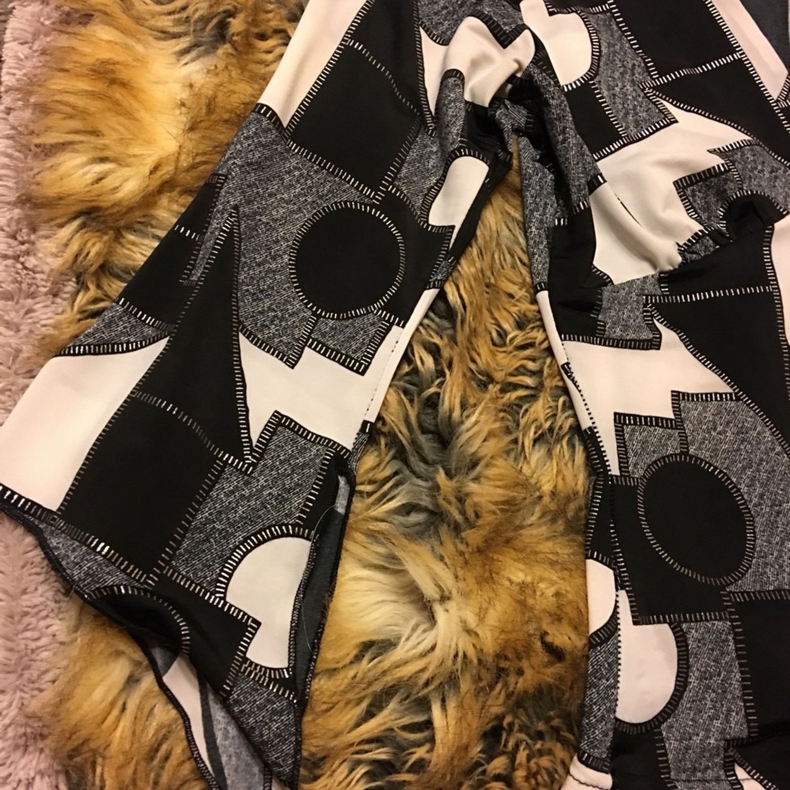 Other Luly K black & white stitch geometric top S Size S / US 4 / IT 40 - 7 Thumbnail