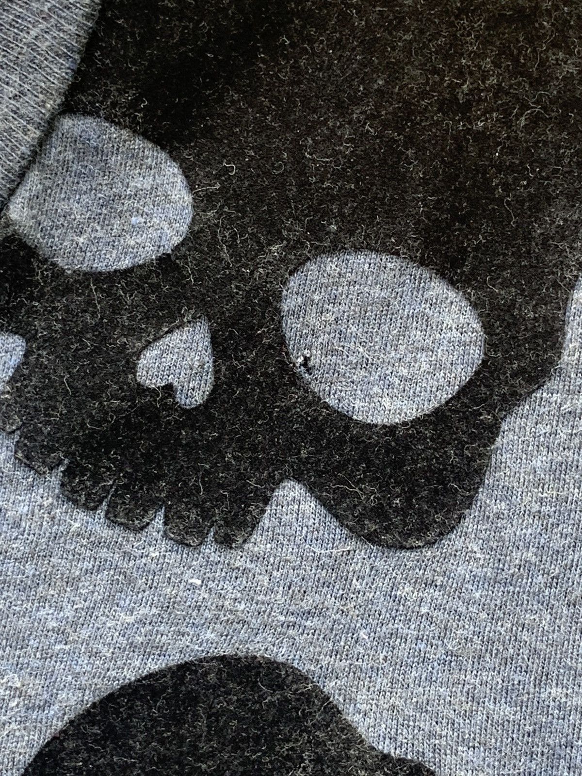 HYDROGEN Rare Hydrogen Velvet Skulls Print Long Sleeve Shirt Size US L / EU 52-54 / 3 - 10 Thumbnail