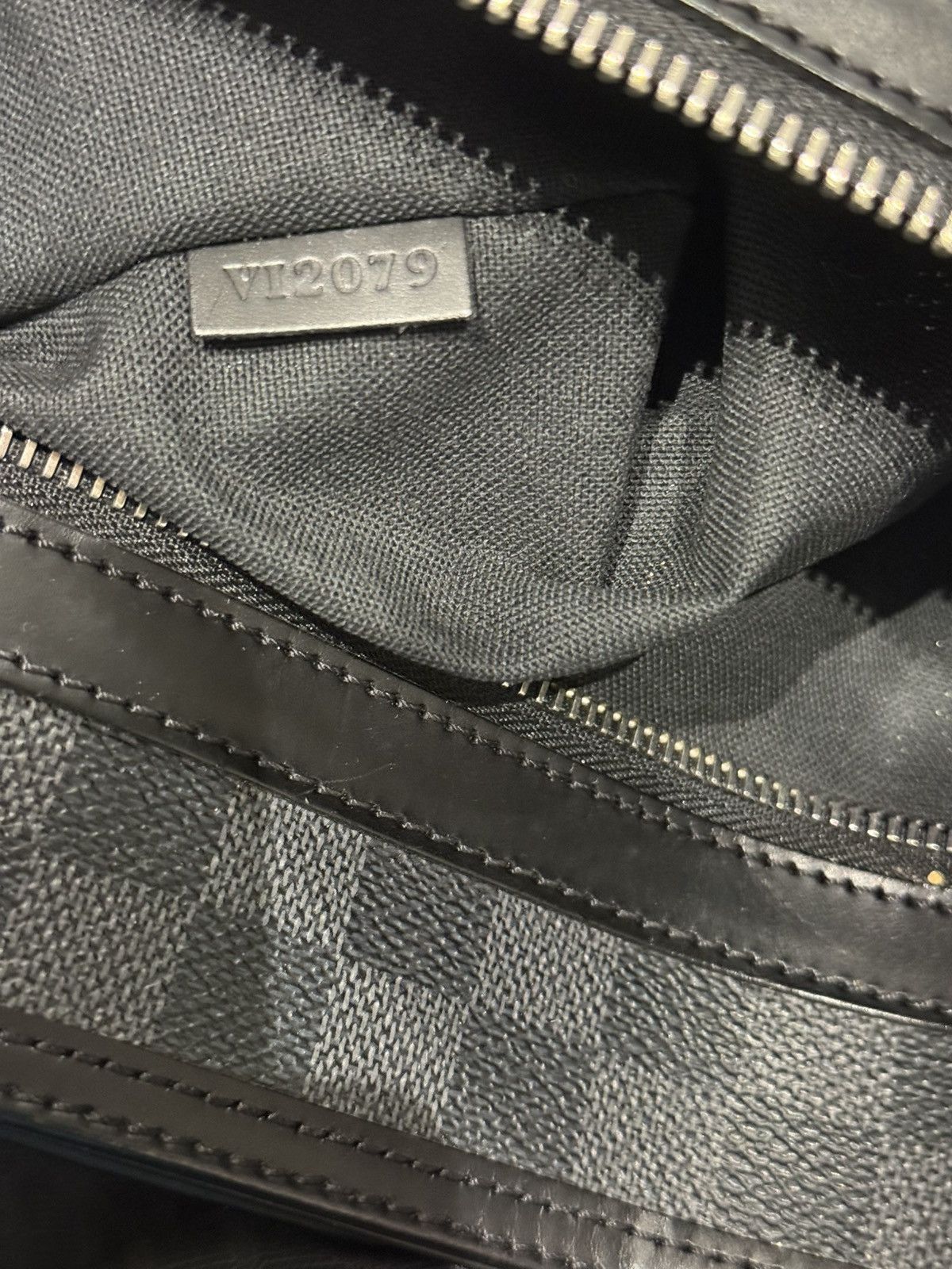 Louis Vuitton Louis Vuitton Thomas Shoulder Bag Black Canvas Size ONE SIZE - 11 Thumbnail