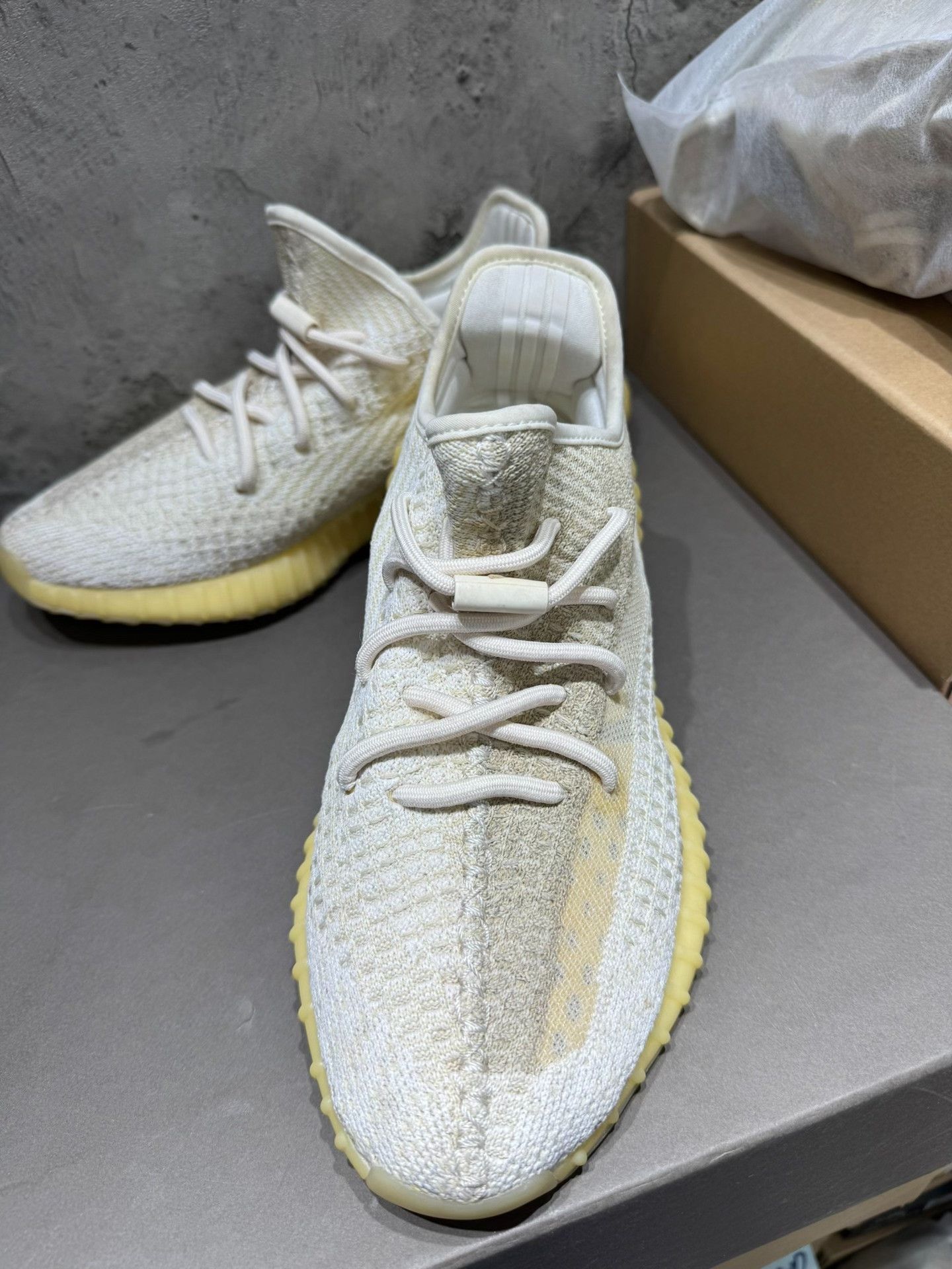 Yeezy Yeezy White Lowtop Sneakers 42 Men Size US 9 / EU 42 - 1 Thumbnail