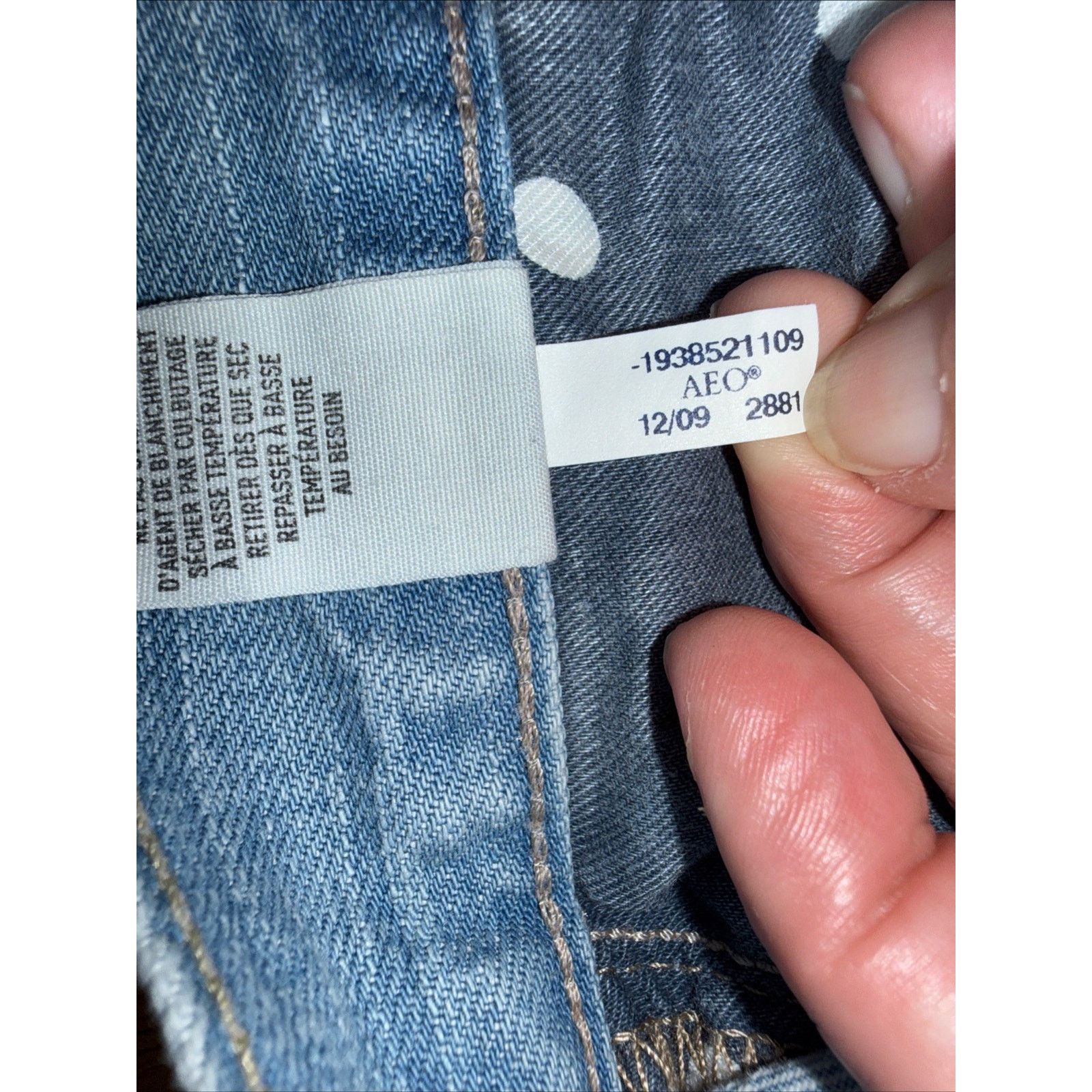 American Eagle Outfitters AE dated 2009 Men’s Distressed Plaid Patched Jeans 32x29 EUC Size US 32 / EU 48 - 9 Thumbnail