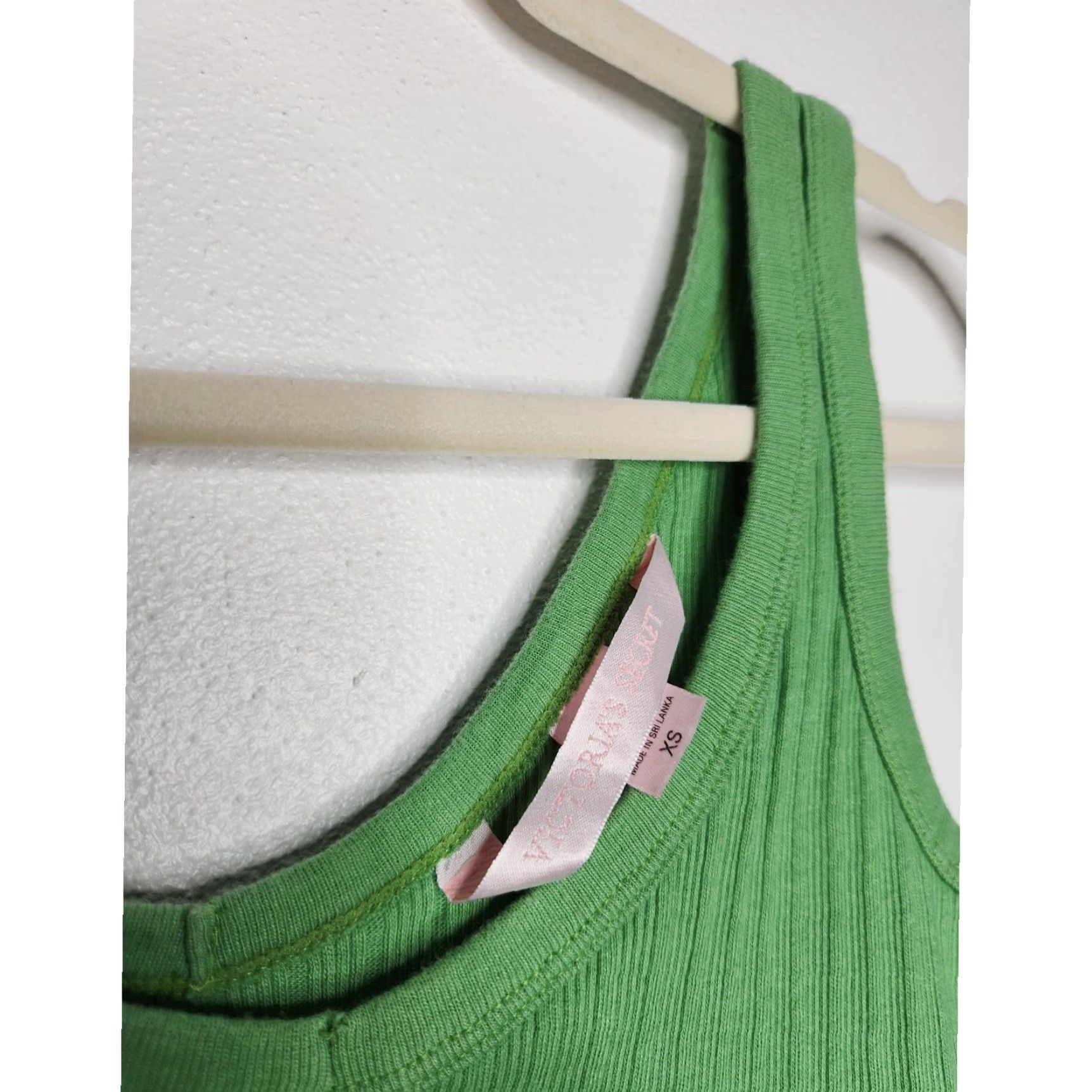 Victoria's Secret VINTAGE Victoria's Secret Tank Top XS Green Ribbed Stretch Boho Fairy 00s Y2K Women Tank XS Green Fairy Vintage Y2K Size XS / US 0-2 / IT 36-38 - 4 Thumbnail