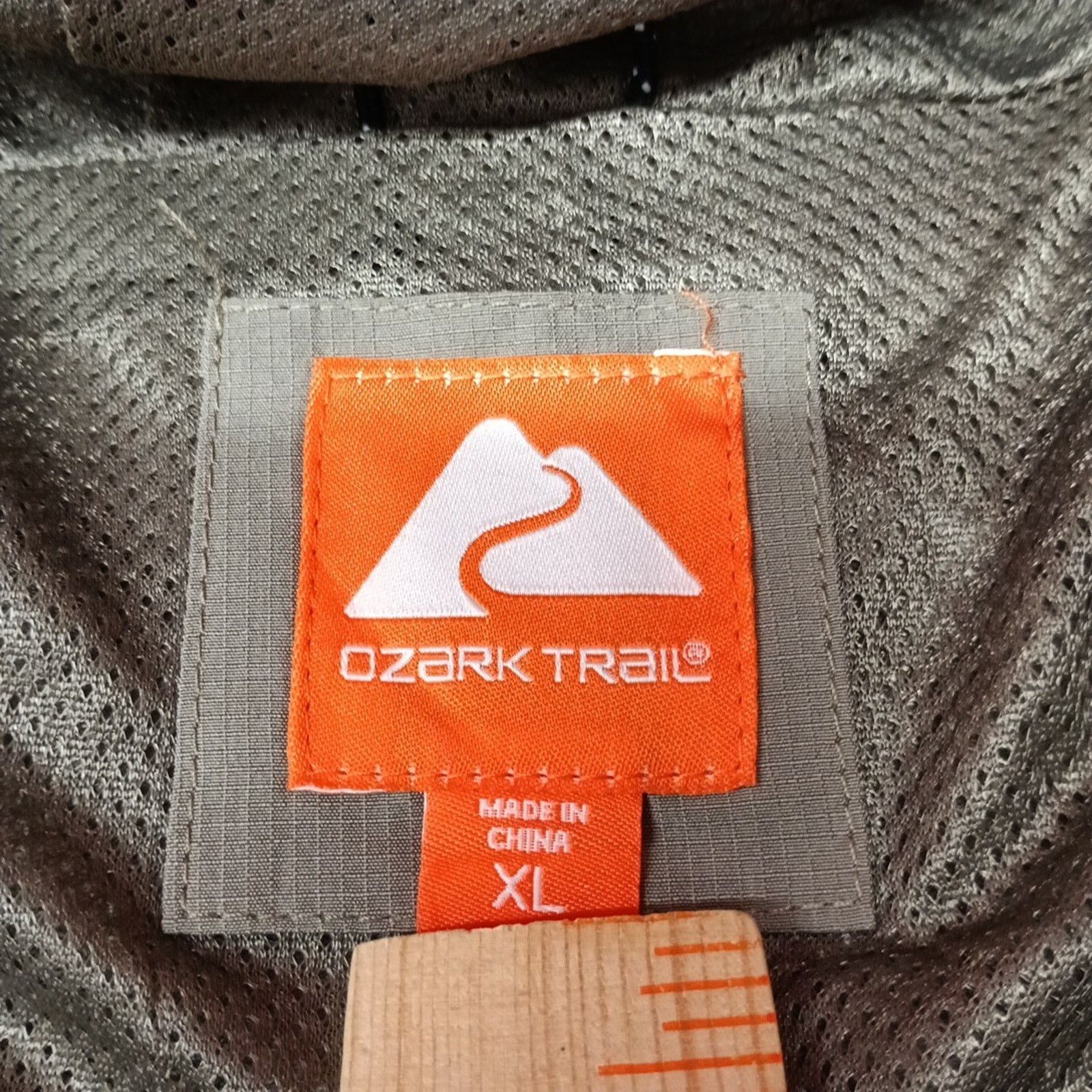 Other Ozark Trail Windbreaker Jacket Men's XL Taupe Falls Pockets Size US XL / EU 56 / 4 - 5 Thumbnail