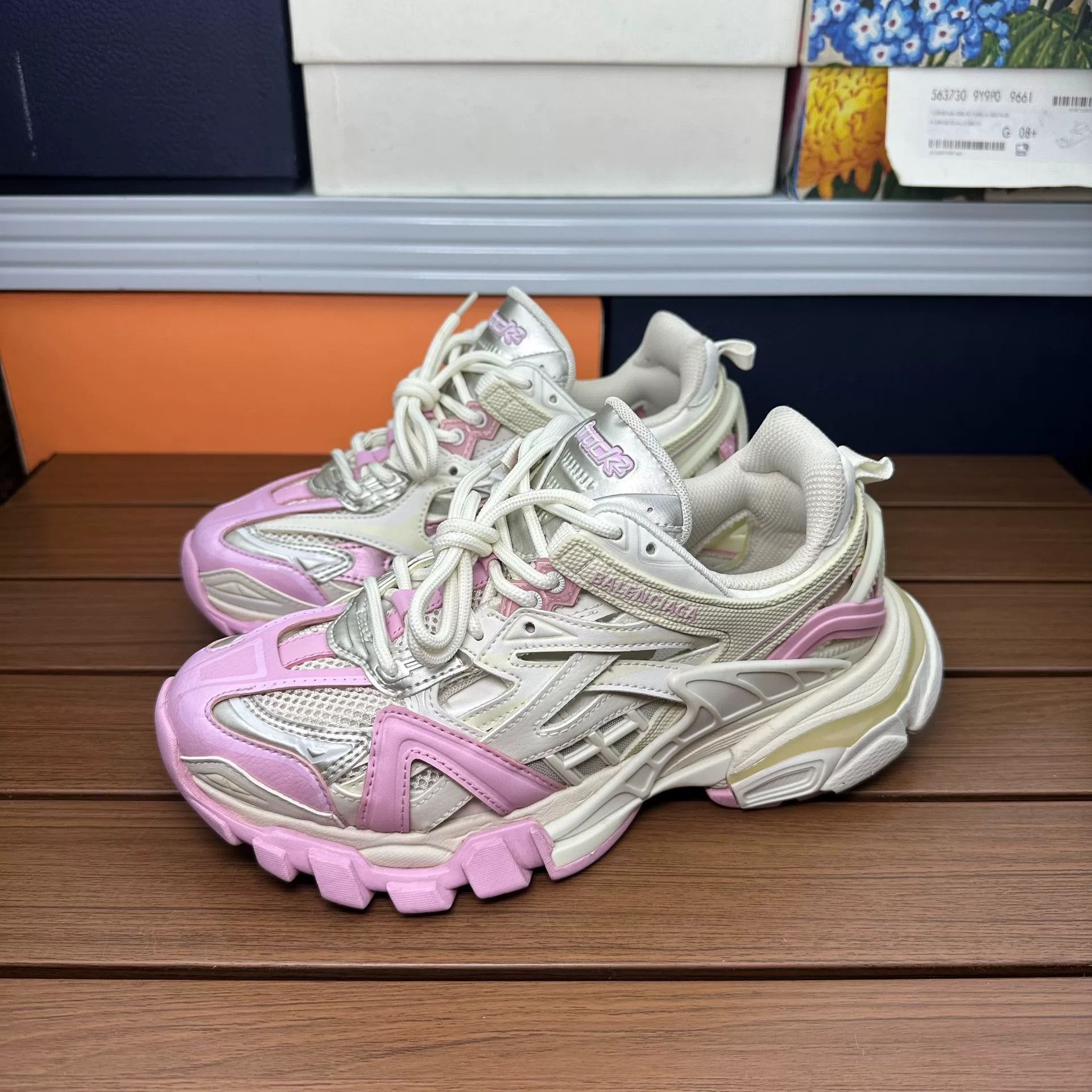 Balenciaga Balenciaga Pink Lowtop Sneakers it_36 Women Size US 6 / IT 36 - 1 Thumbnail