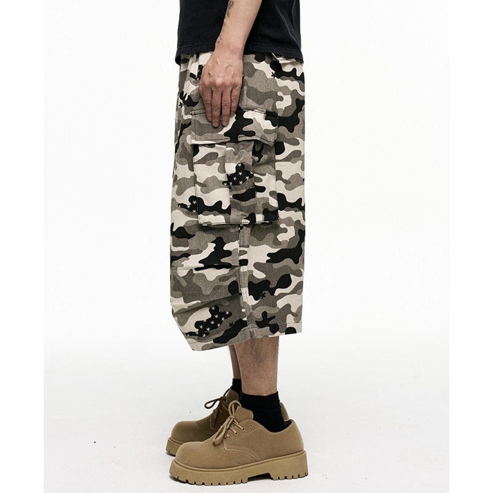 Vintage Camouflage Cargo Shorts Size US 32 / EU 48 - 5 Thumbnail