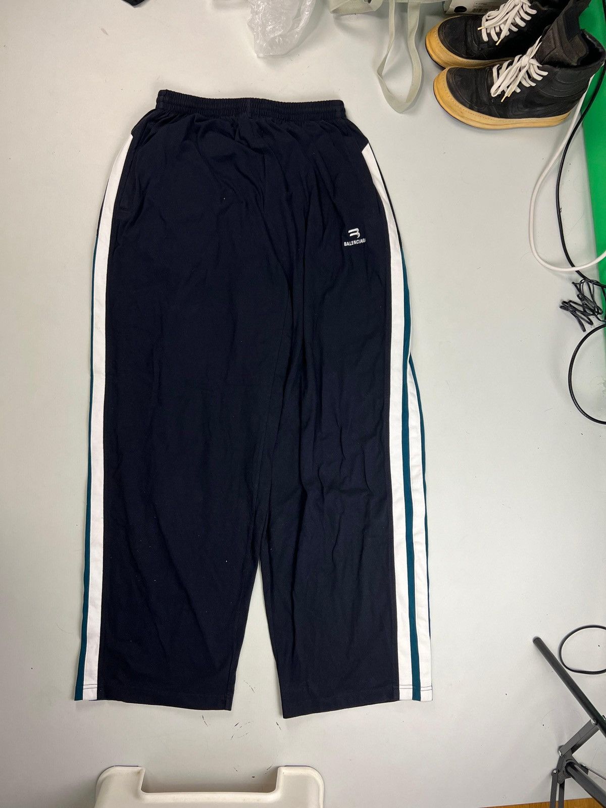 Balenciaga Balenciaga Sporty B Cotton Oversized Pants Size US 32 / EU 48 - 1 Thumbnail