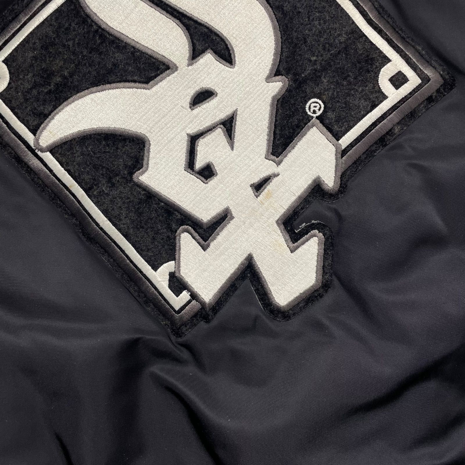 MLB RARE VTG 90s CHICAGO WHITE SOX BOMBER PUFFER SATIN JACKET L Size US L / EU 52-54 / 3 - 11 Thumbnail
