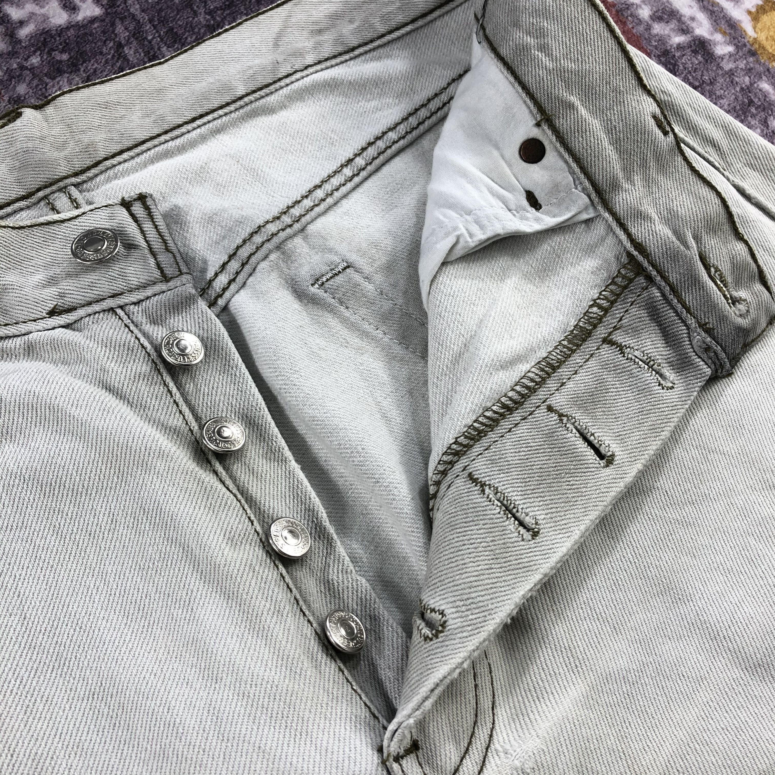 Levi's Vintage 90s Light Wash Levis 501 Jeans-JM2685 Size US 35 - 13 Thumbnail
