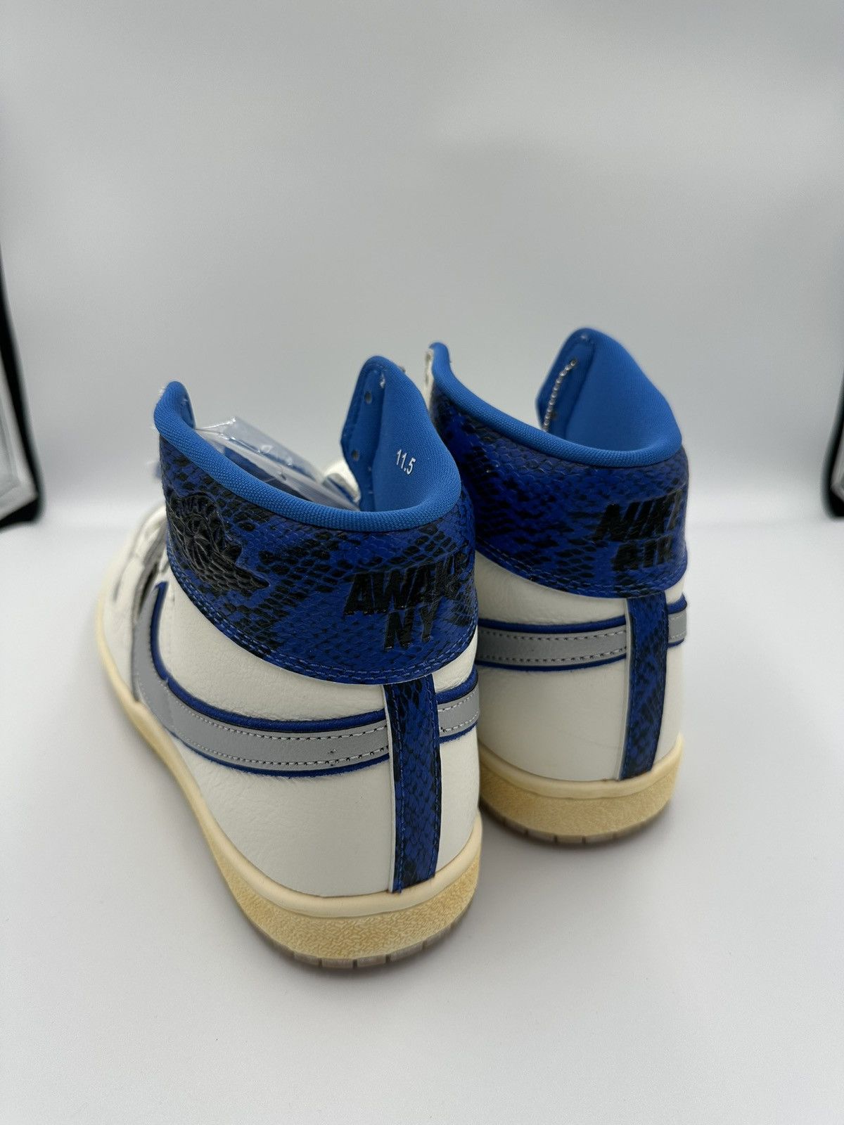 Awake NY × Jordan Brand Jordan 1x Awake Size US 11.5 / EU 44-45 - 3 Thumbnail