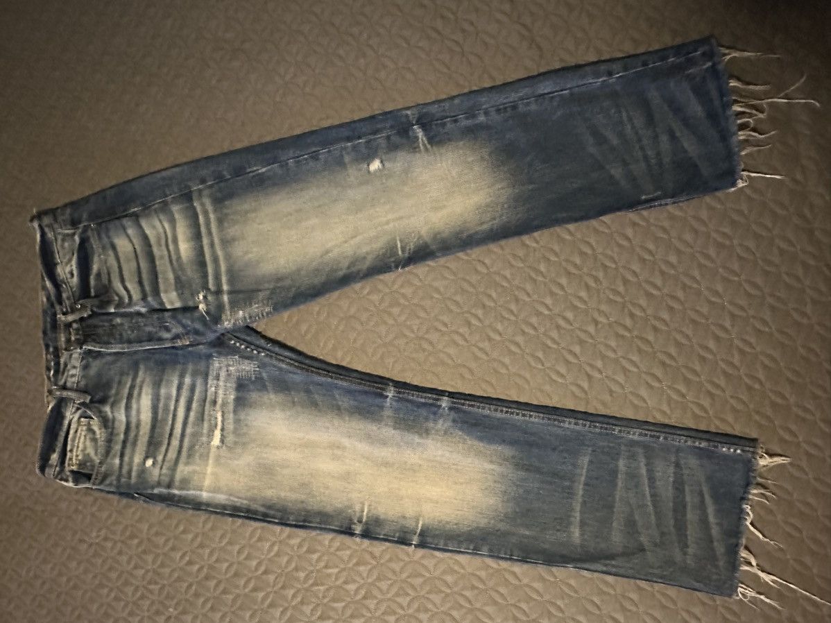 MNML MNML Distressed Straight Fit Light Wash Raw Hem Size 34 Size US 34 / EU 50 - 1 Thumbnail