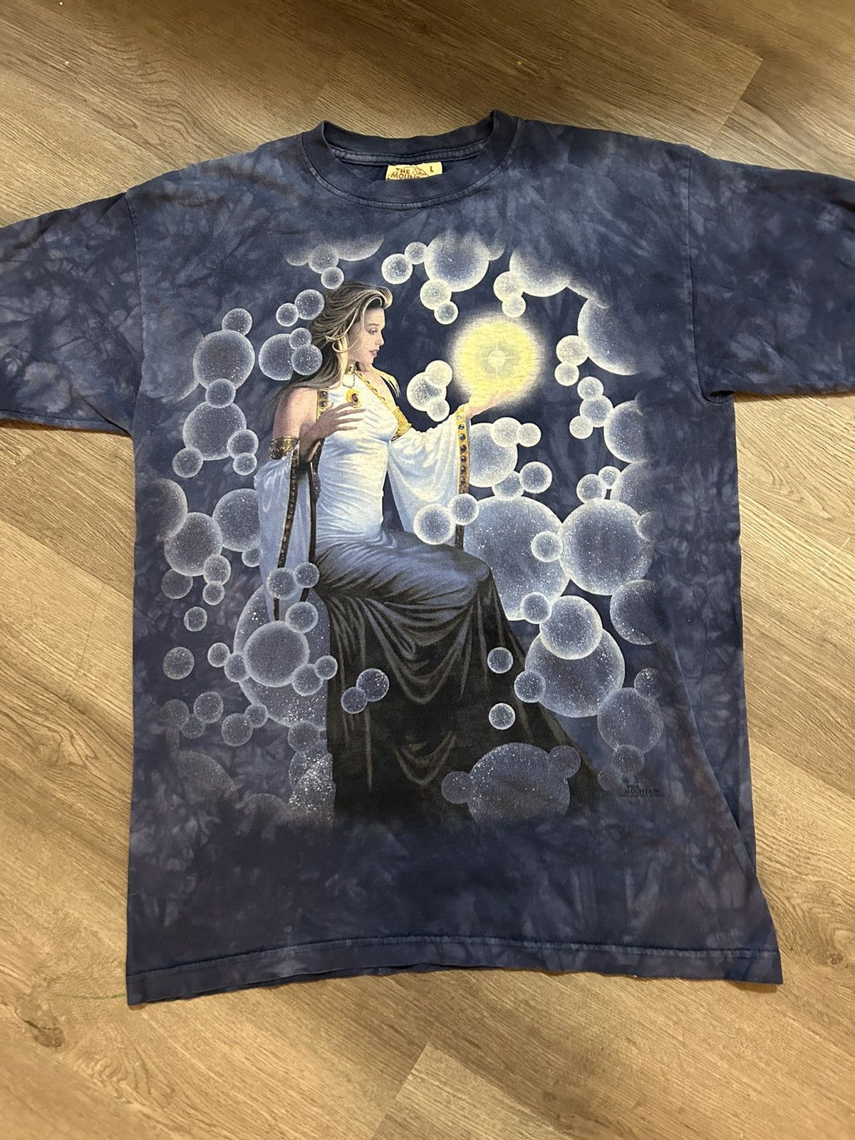 The Mountain RARE 03’ The Mountain Goddess Bubbles T Shirt Size US L / EU 52-54 / 3 - 2 Thumbnail