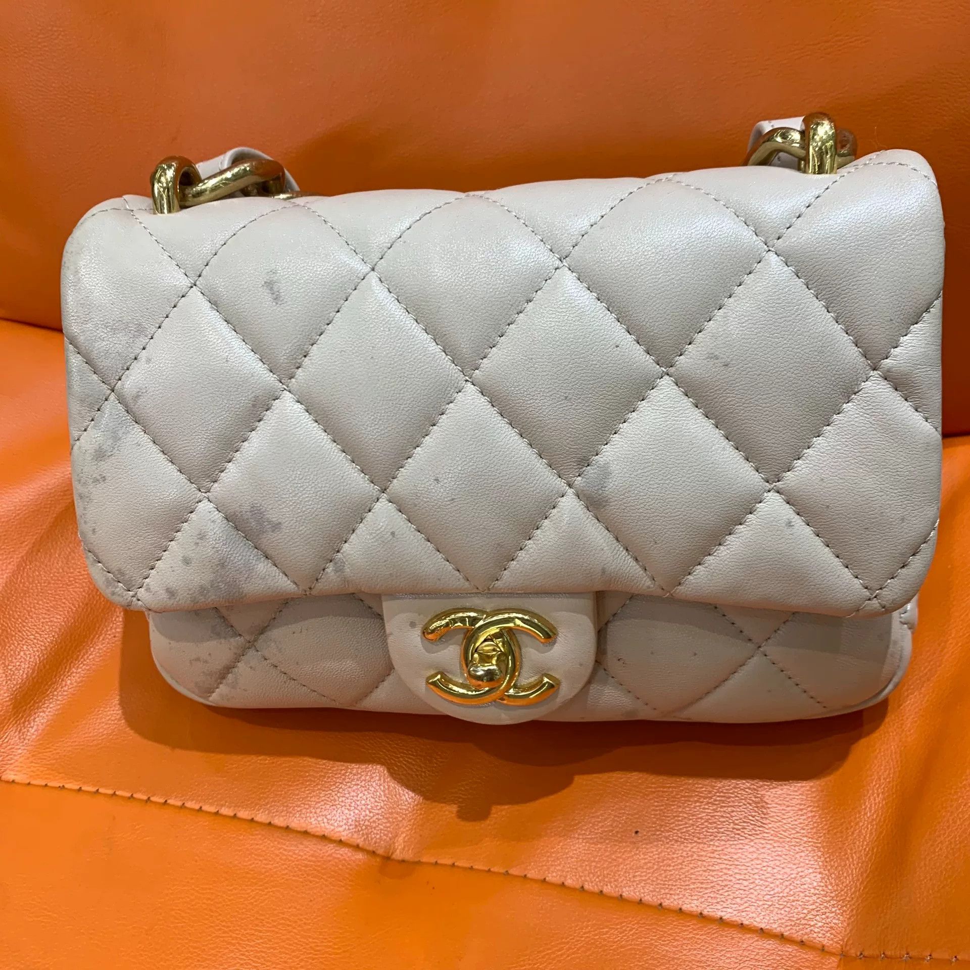 Chanel Pre-loved Bag Very good condition Size ONE SIZE - 1 Thumbnail