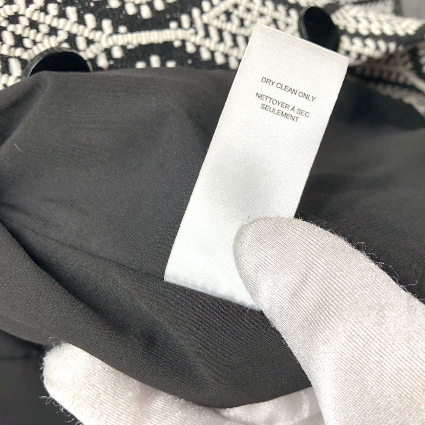 Vintage Tahari Tweed Jacket Womens S Black White Patterned Jacquard Chevron Geometric Button Front Blazer Size S / US 4 / IT 40 - 5 Thumbnail