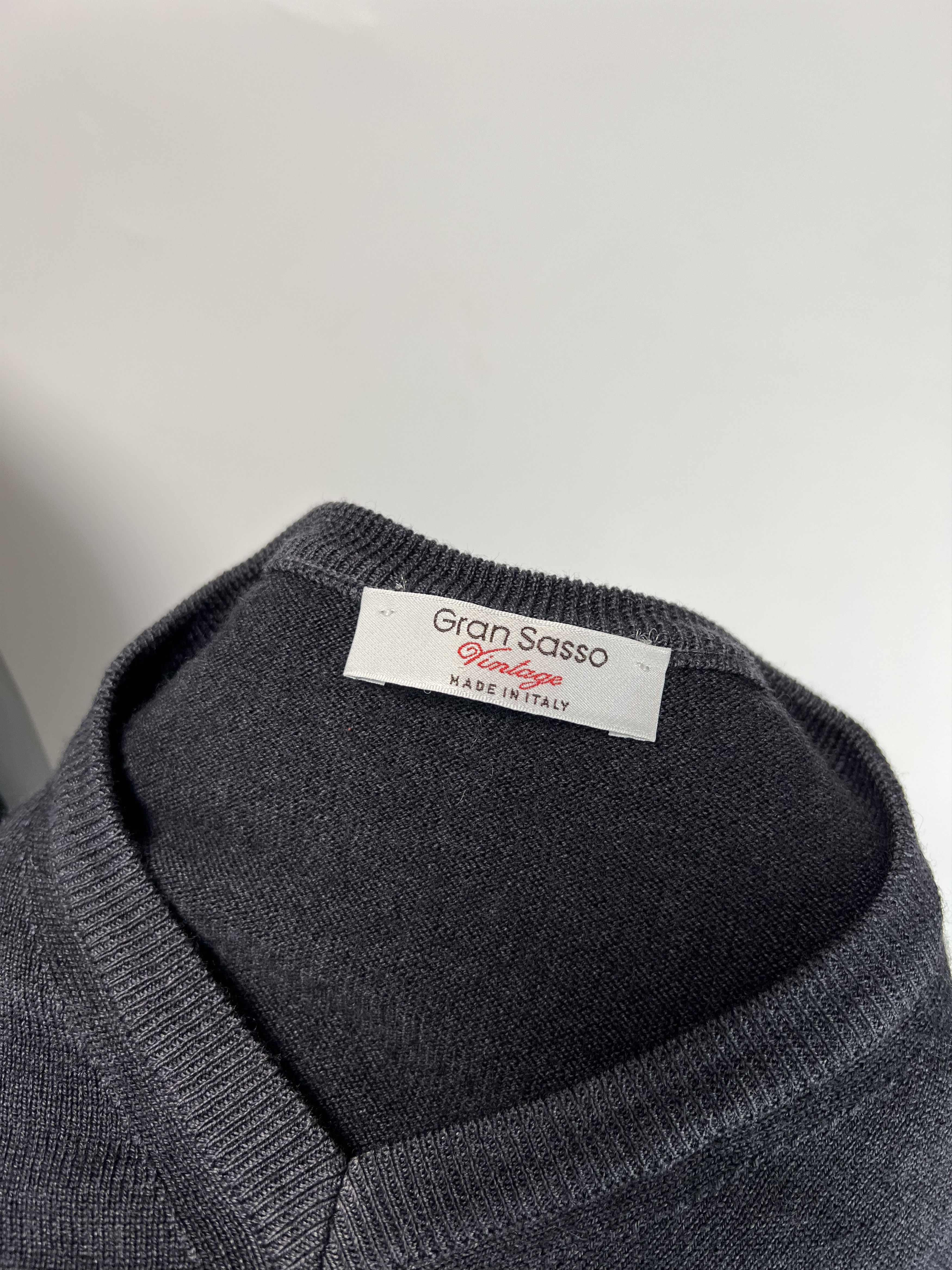 Gran Sasso Gran Sasso Vintage 100% Virgin Wool V-Neck Sweater Size 48 Size US M / EU 48-50 / 2 - 11 Thumbnail