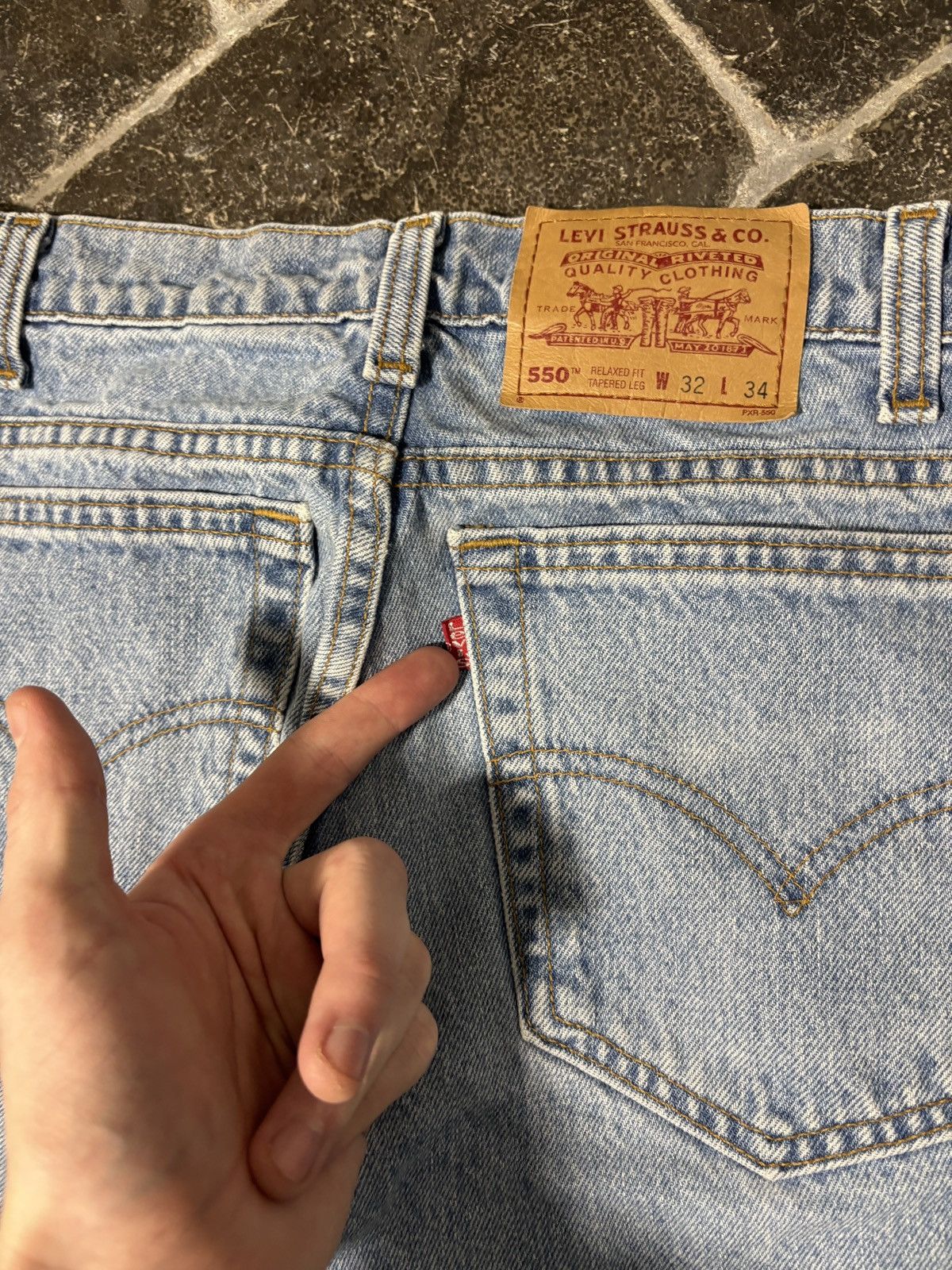 Levi's 1990s Levi’s Red Tab 505 Made in Canada Vintage Denim Jeans Size US 32 / EU 48 - 4 Thumbnail