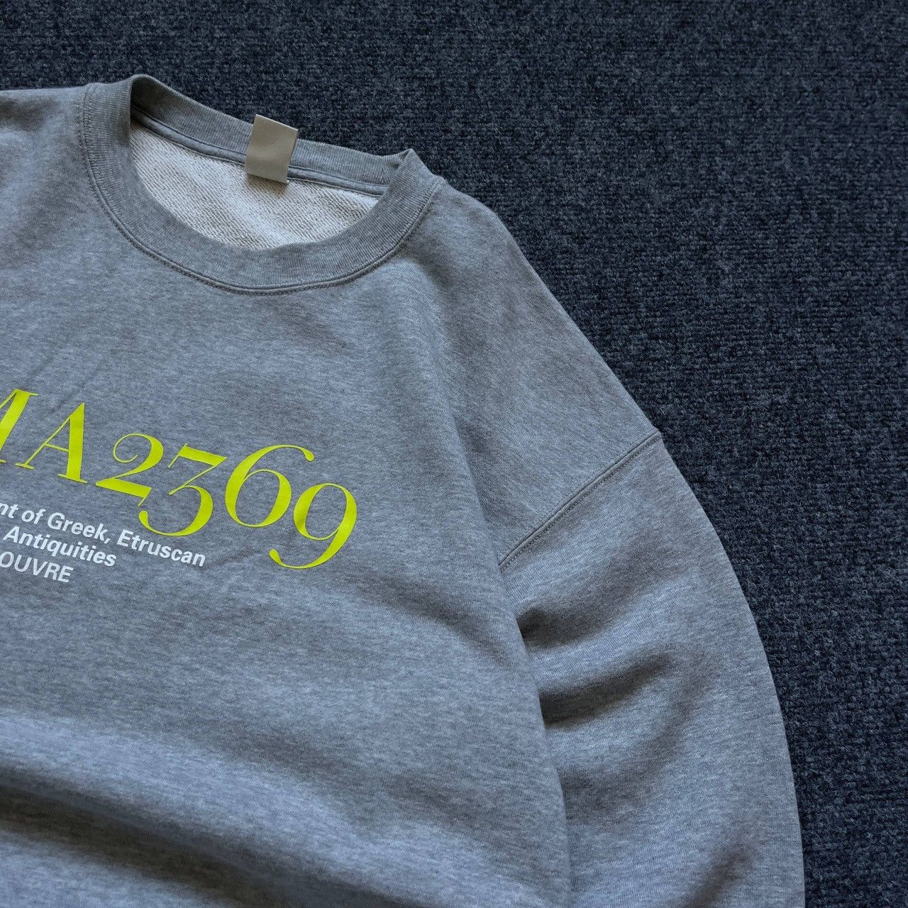 Uniqlo VTG Mans Peter Saville & Louvre Museum Uniqlo Sweatshirts Size US M / EU 48-50 / 2 - 7 Thumbnail
