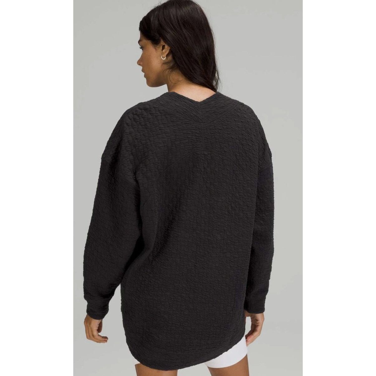Lululemon EUC Women's Lululemon Black Rippled V-Neck Sweatshirt Size 4 Size S / US 4 / IT 40 - 3 Thumbnail