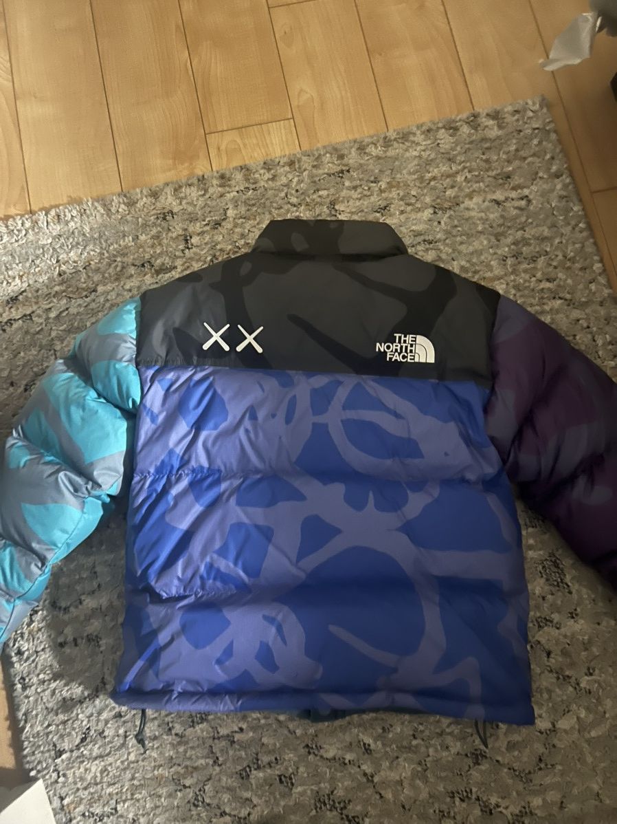 GVGALLERY Raspberry Hills Camo Shorts Small