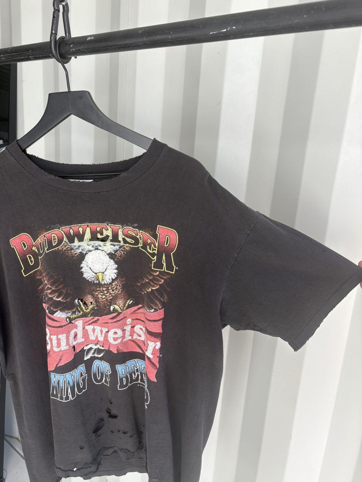 Vintage Vintage Budweiser Shirt Thrashed Faded Distressed GRUNGE Size US XL / EU 56 / 4 - 2 Thumbnail