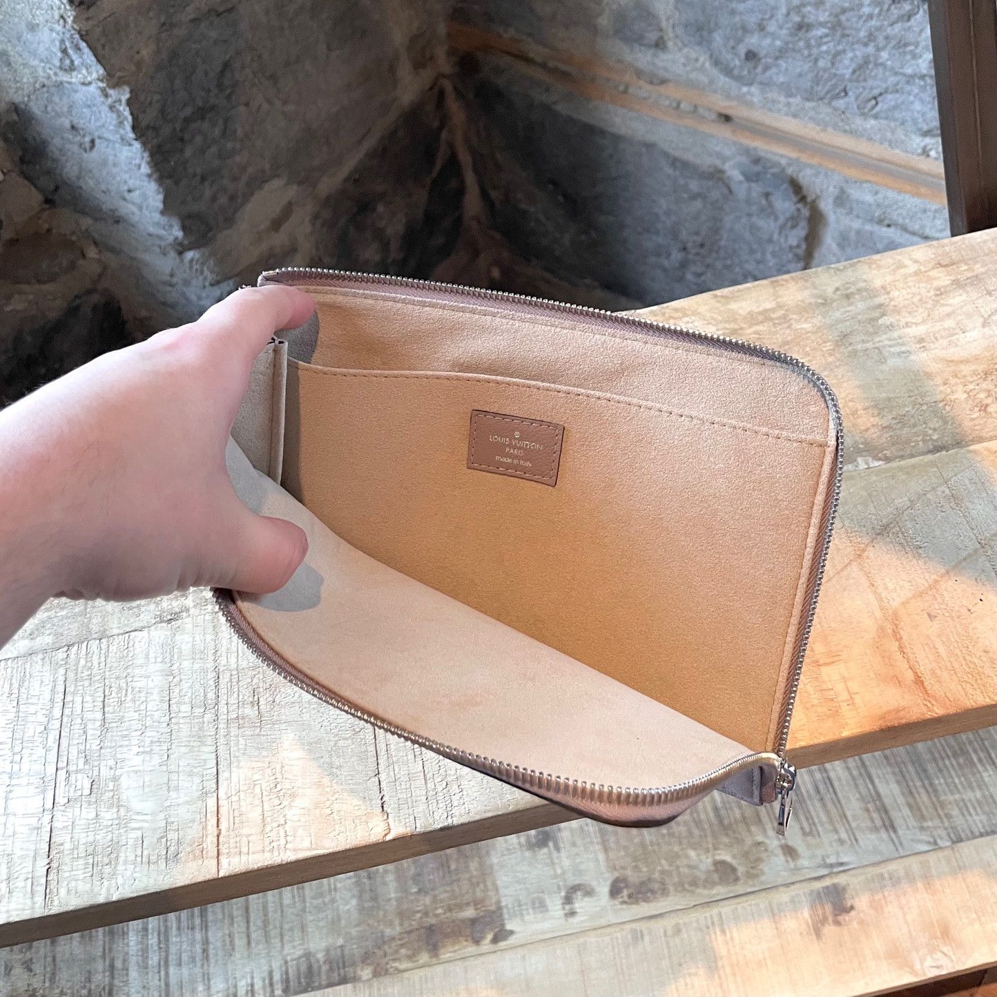 Louis Vuitton Louis Vuitton Pochette Jules Taupe Leather Zippered Pouch Size ONE SIZE - 8 Thumbnail