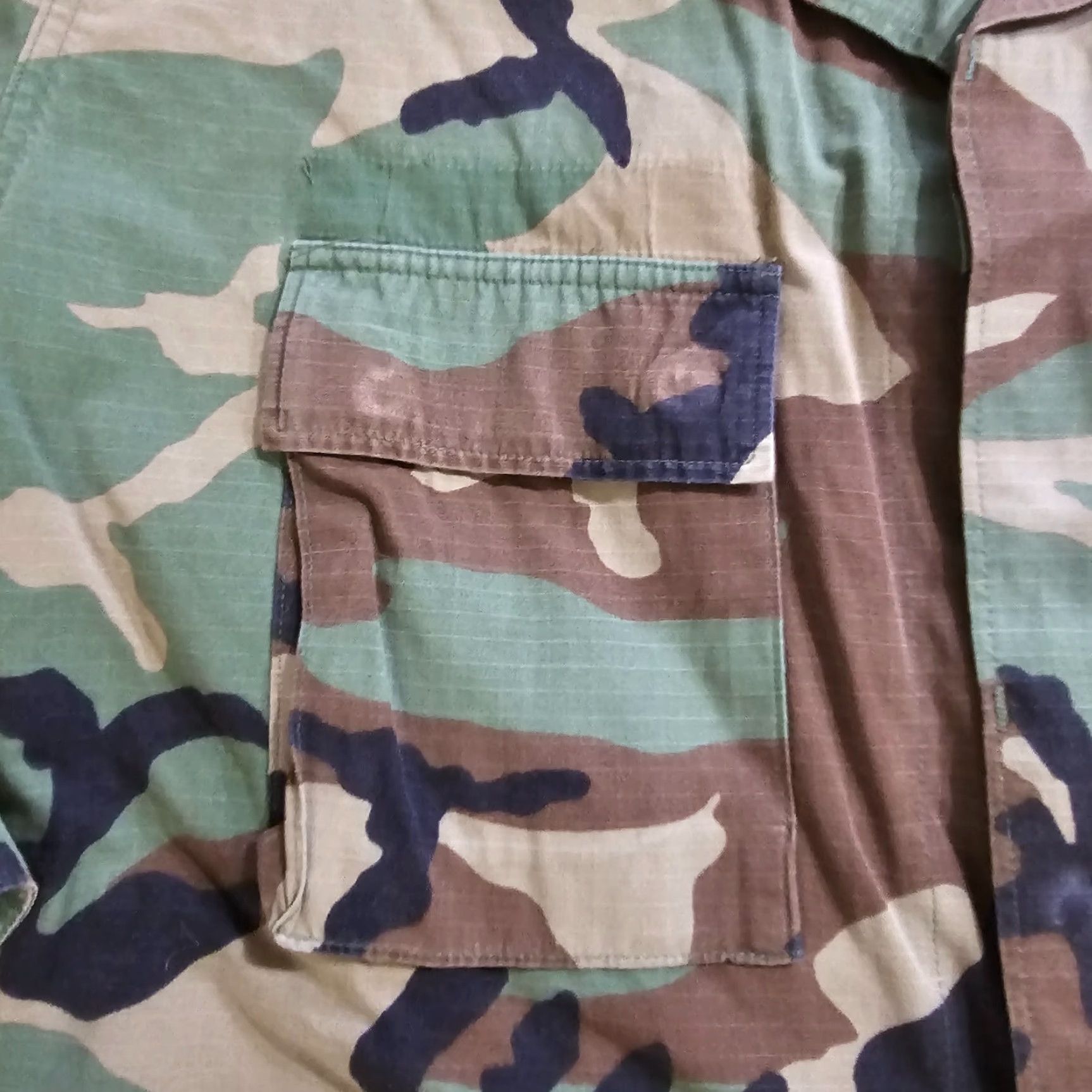 Vintage US Military Issued Shirt Men Medium Green Woodland Camo Combat Field Jacket Shirt Jacket Mens M Green Camouflage Military Jacket May Not be Accurate Size US M / EU 48-50 / 2 - 5 Thumbnail