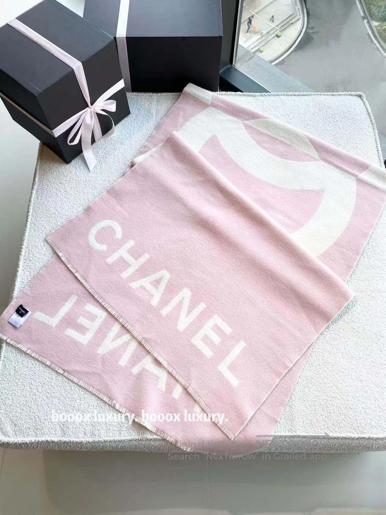 Chanel Chanel 21k double-sided letter logo cashmere scarf| Size ONE SIZE - 1 Thumbnail