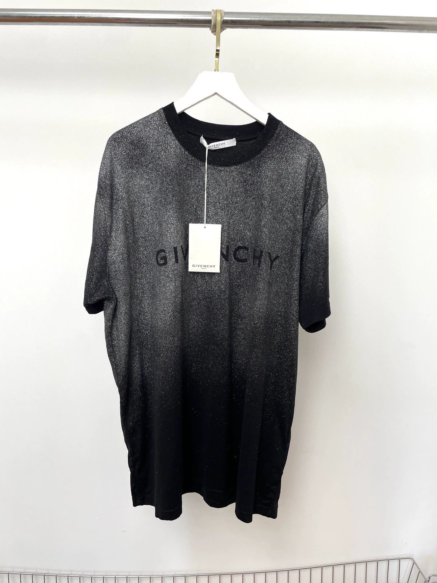 Givenchy Givenchy Black Gradient Starry Oversized Short Tee M Size US M / EU 48-50 / 2 - 1 Thumbnail